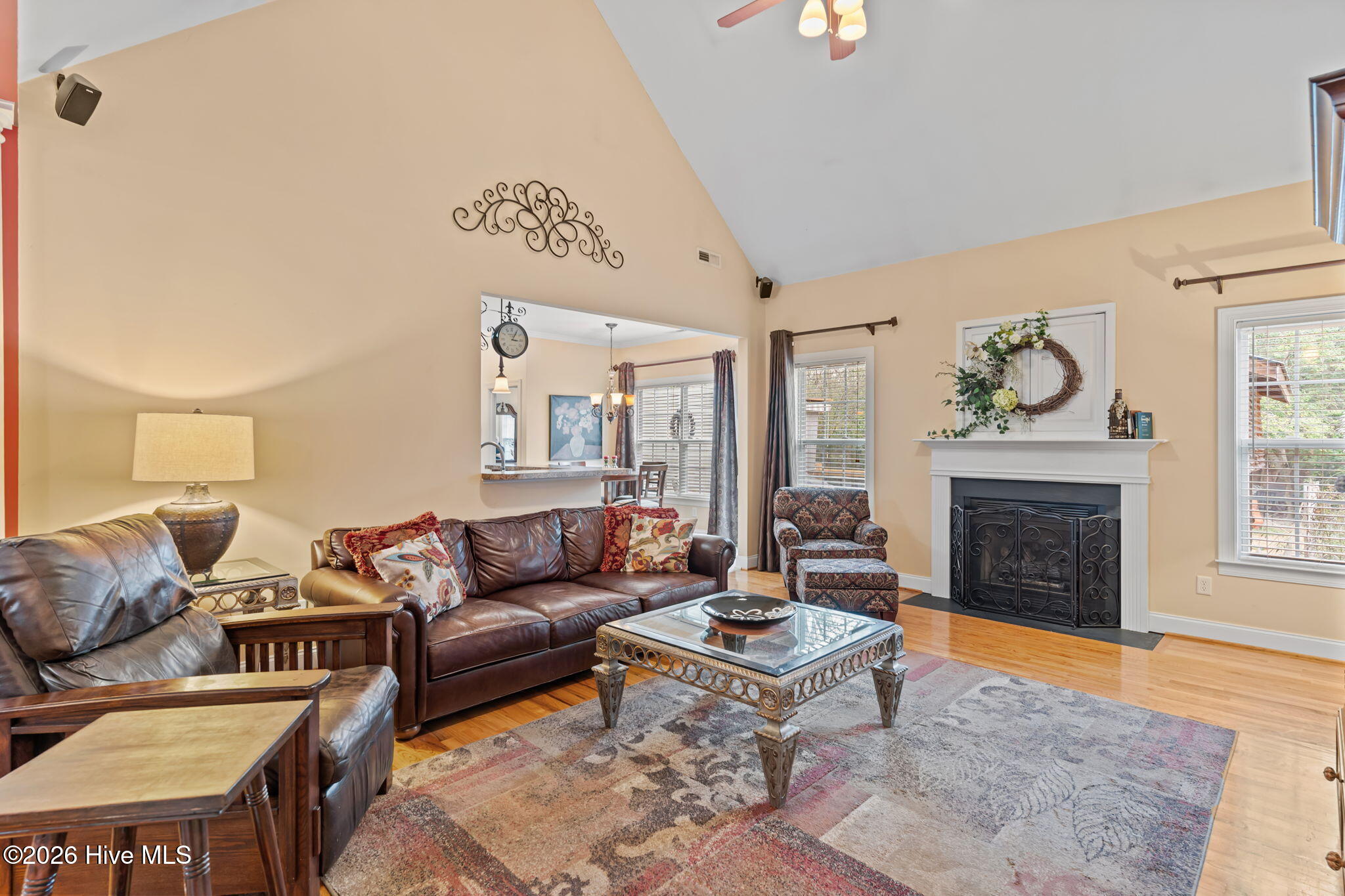 100556977 | Photo 21