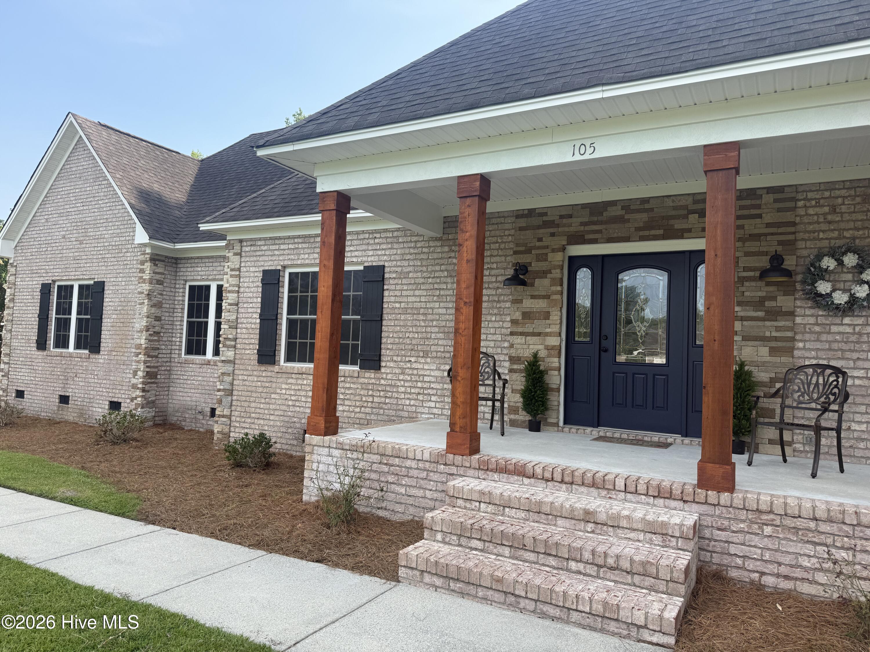 Exterior photo of 105 Circle Street, Washington, NC 27889. MLS: 100583323