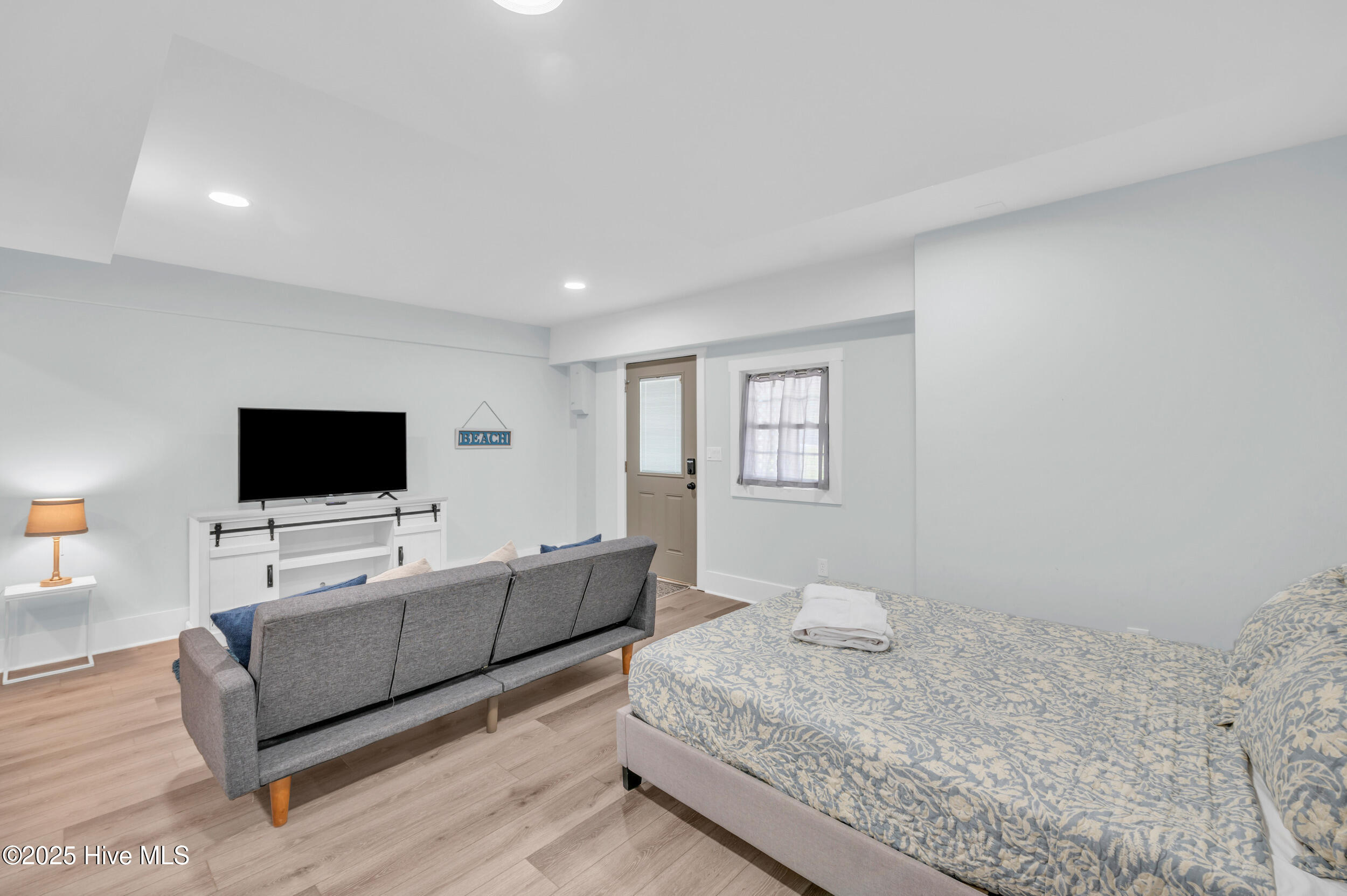 100557973 | Photo 19