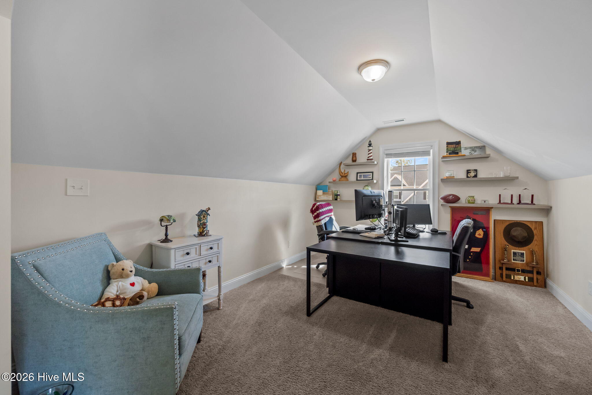 100554000 | Photo 31