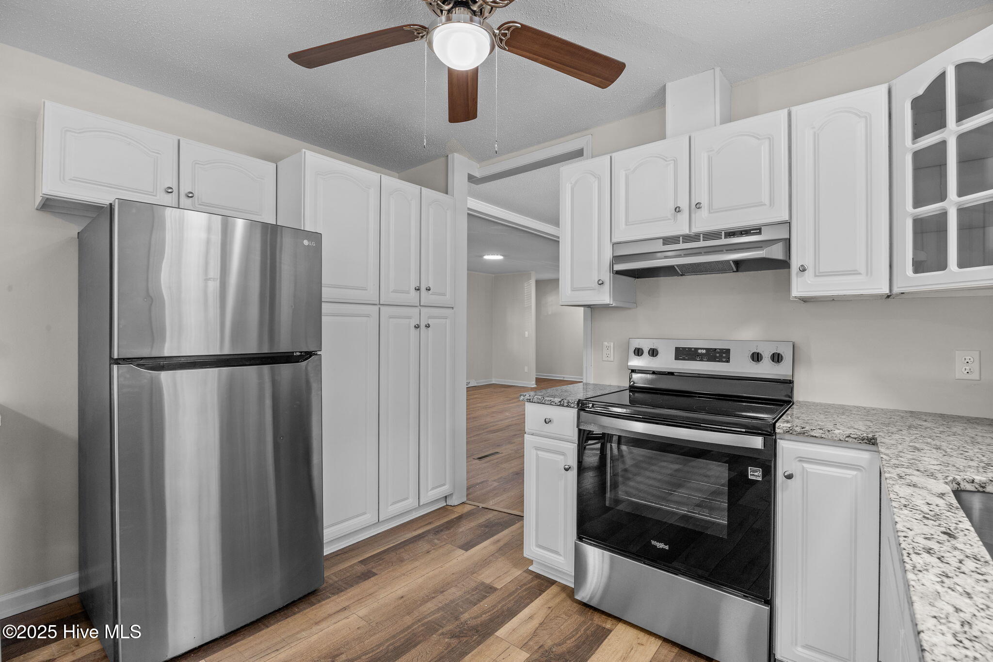 100540435 | Photo 11