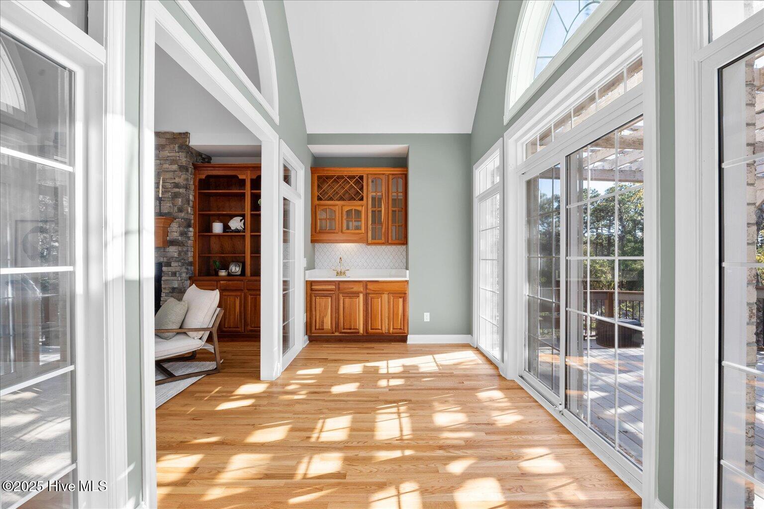 100539645 | Photo 16