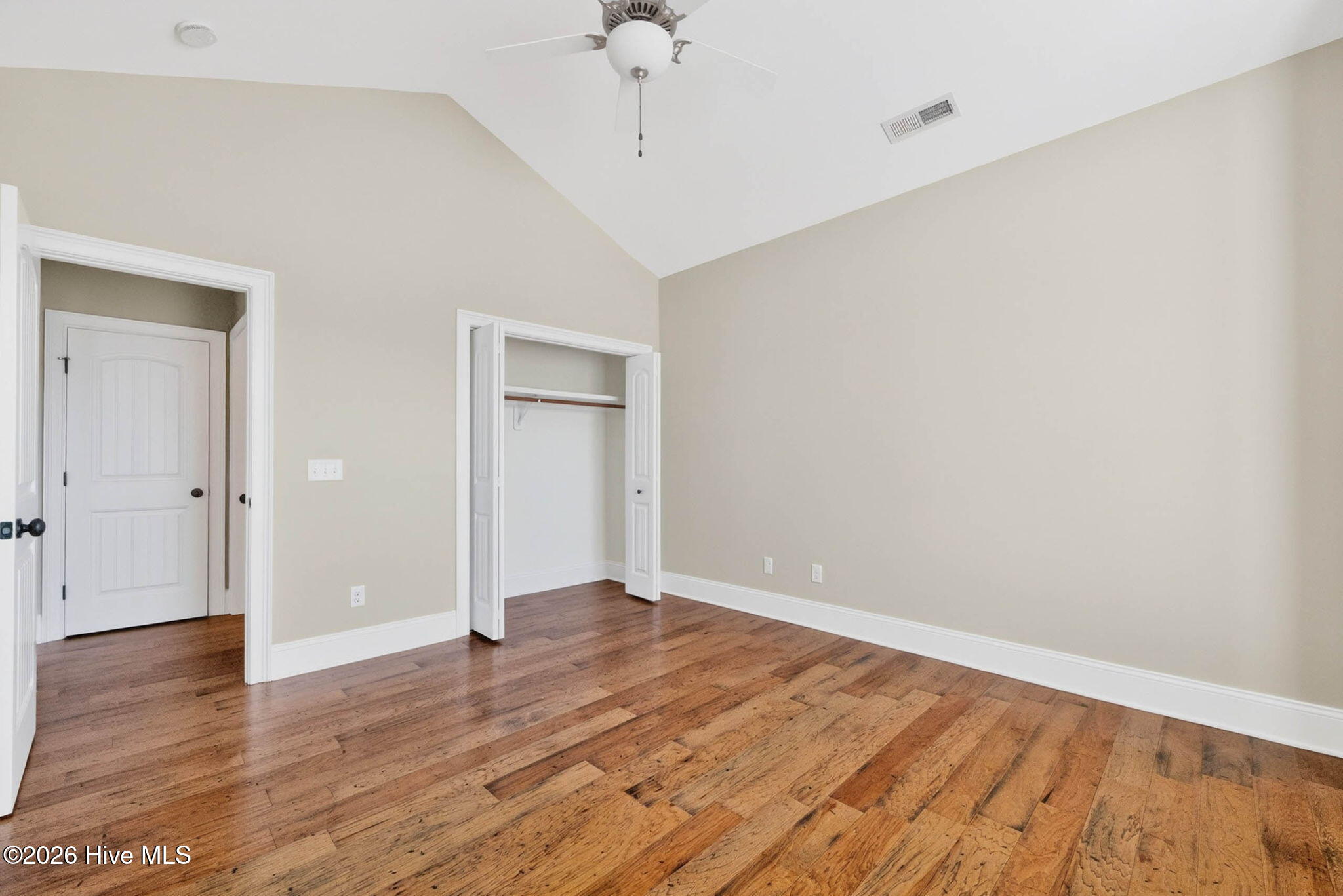 100567612 | Photo 32