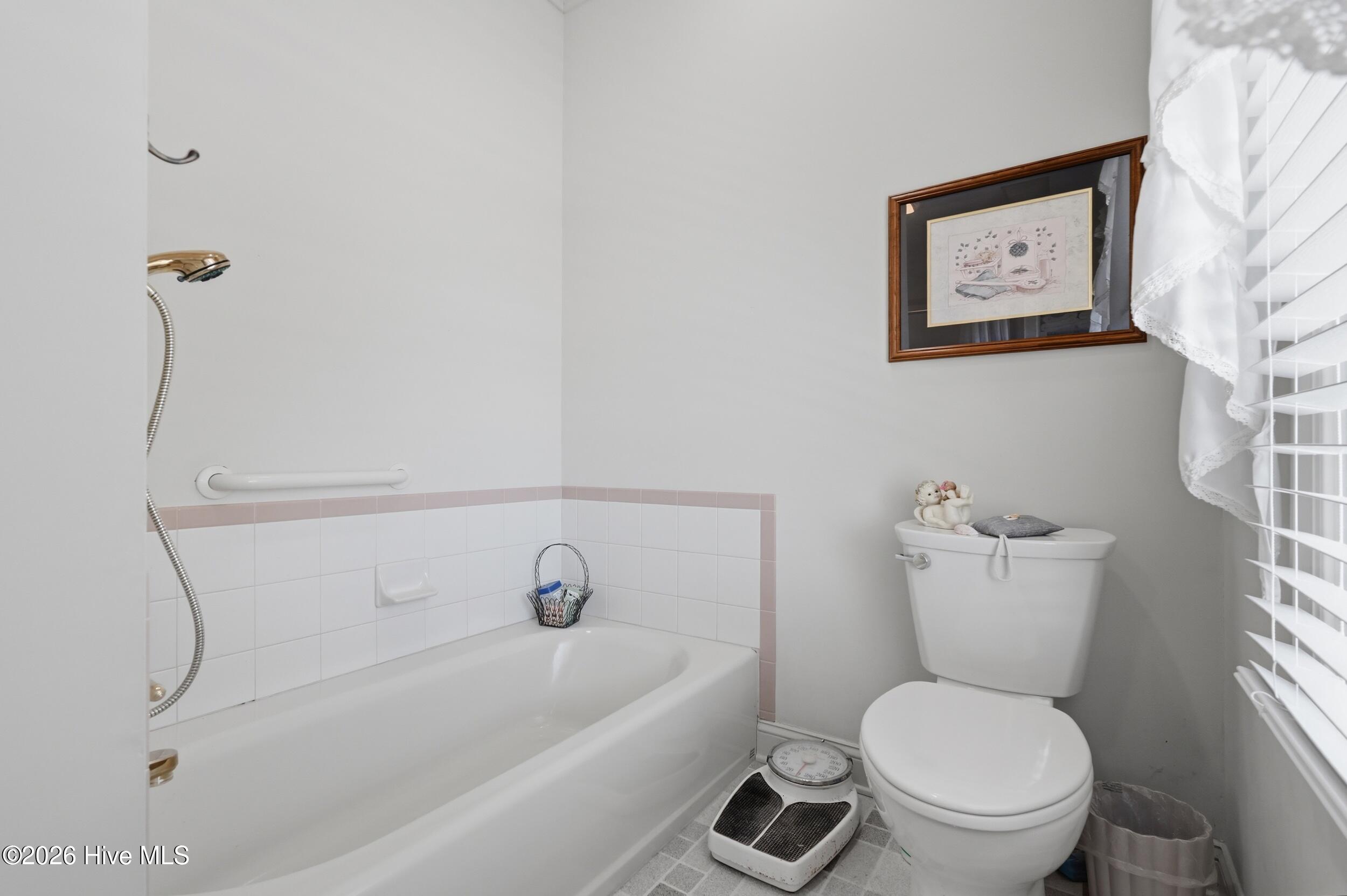 100561994 | Photo 38