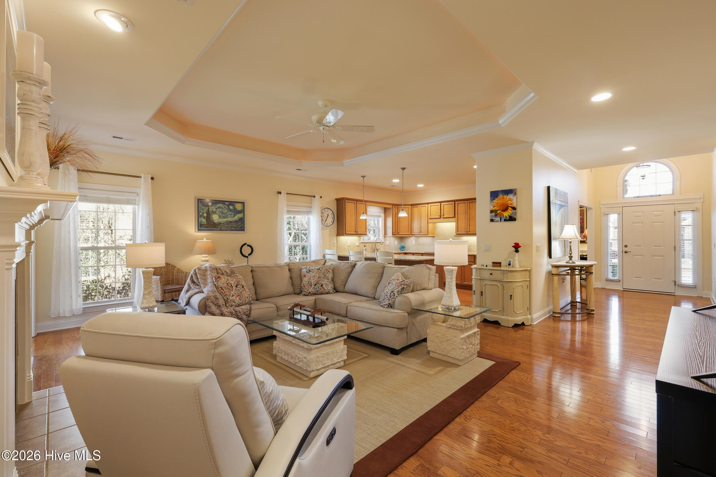 100561183 | Photo 10