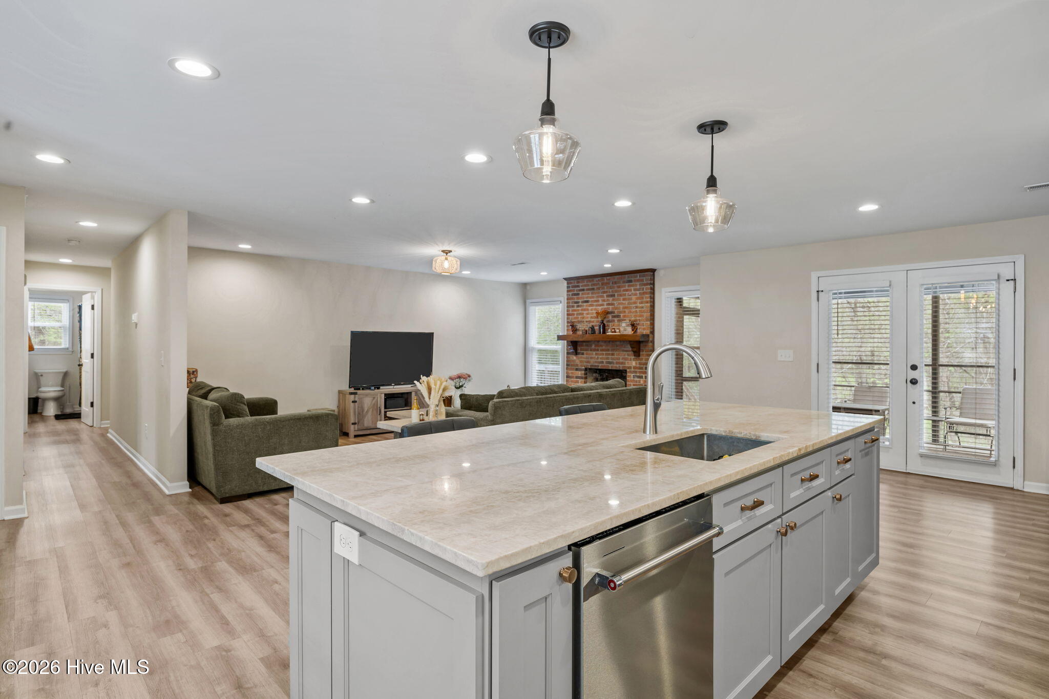 110 Roland Court, Burgaw, NC 28425 – photo 6: 27-web-or-mls-IMG_1447
