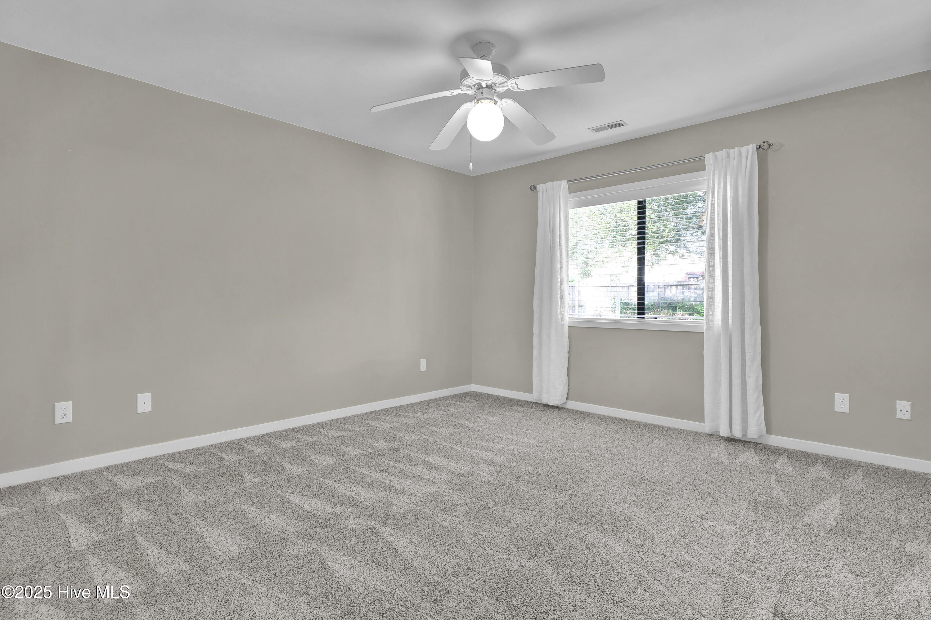 100541814 | Photo 21