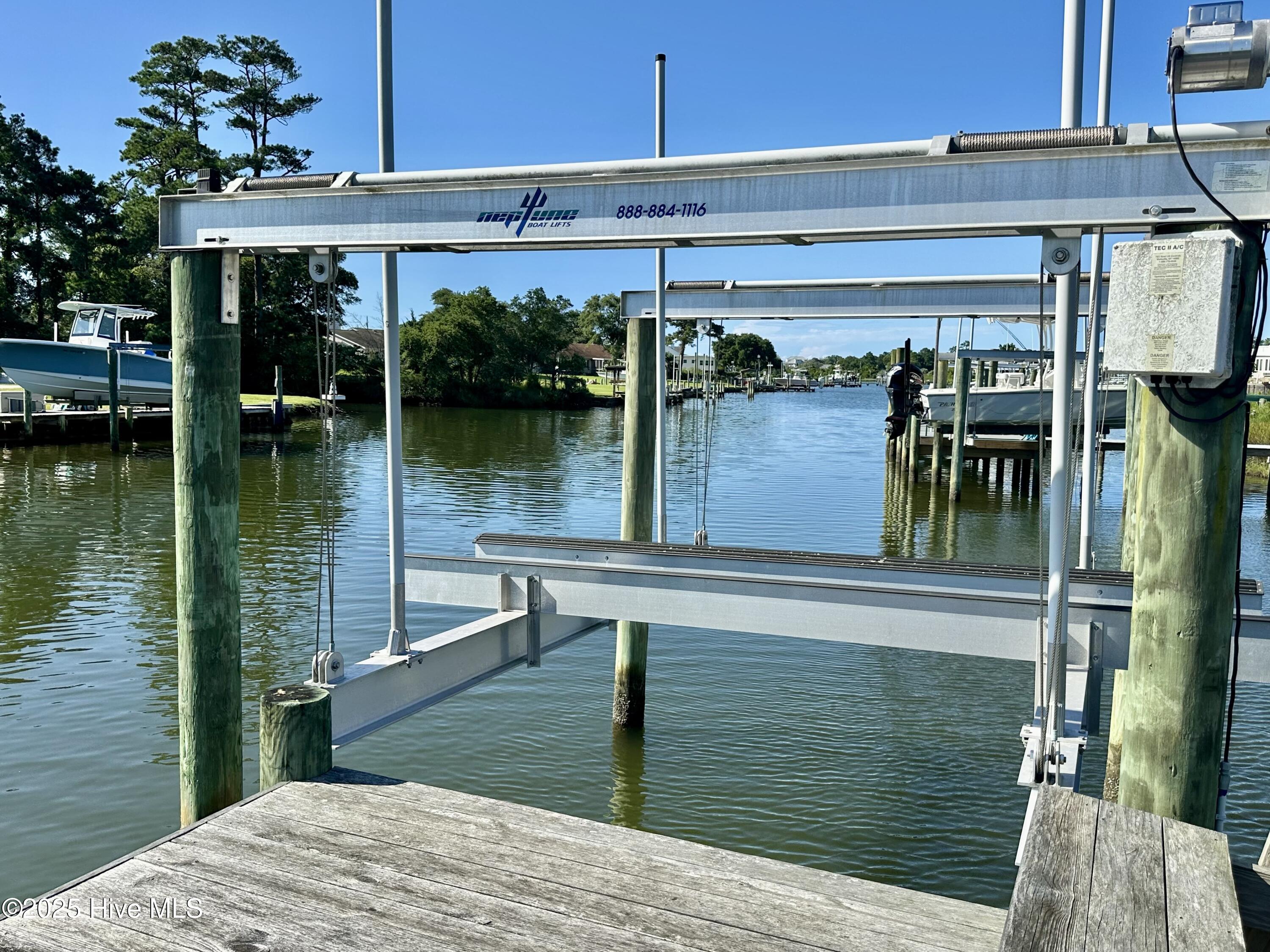 100558486 | Photo 32