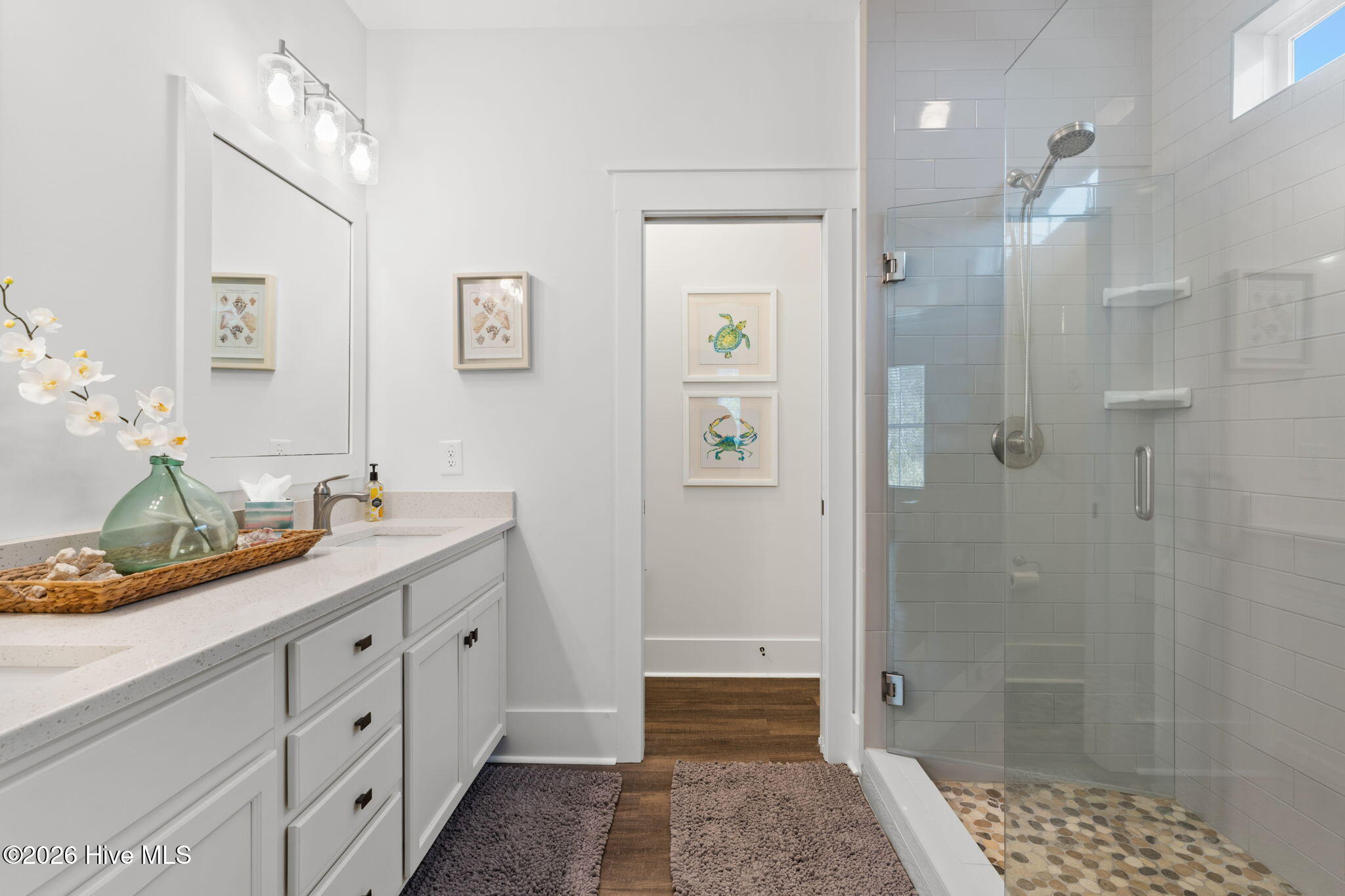 100549326 | Photo 23