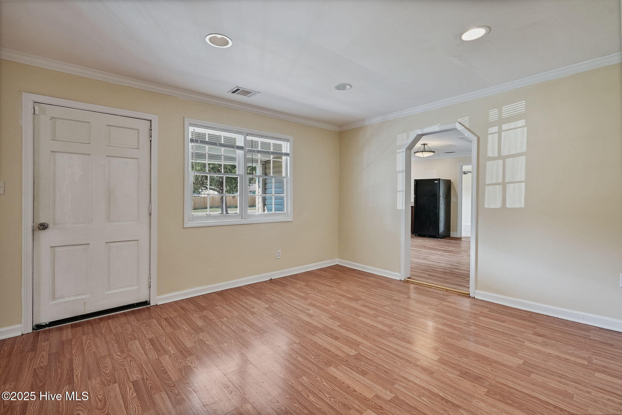 100543301 | Photo 18