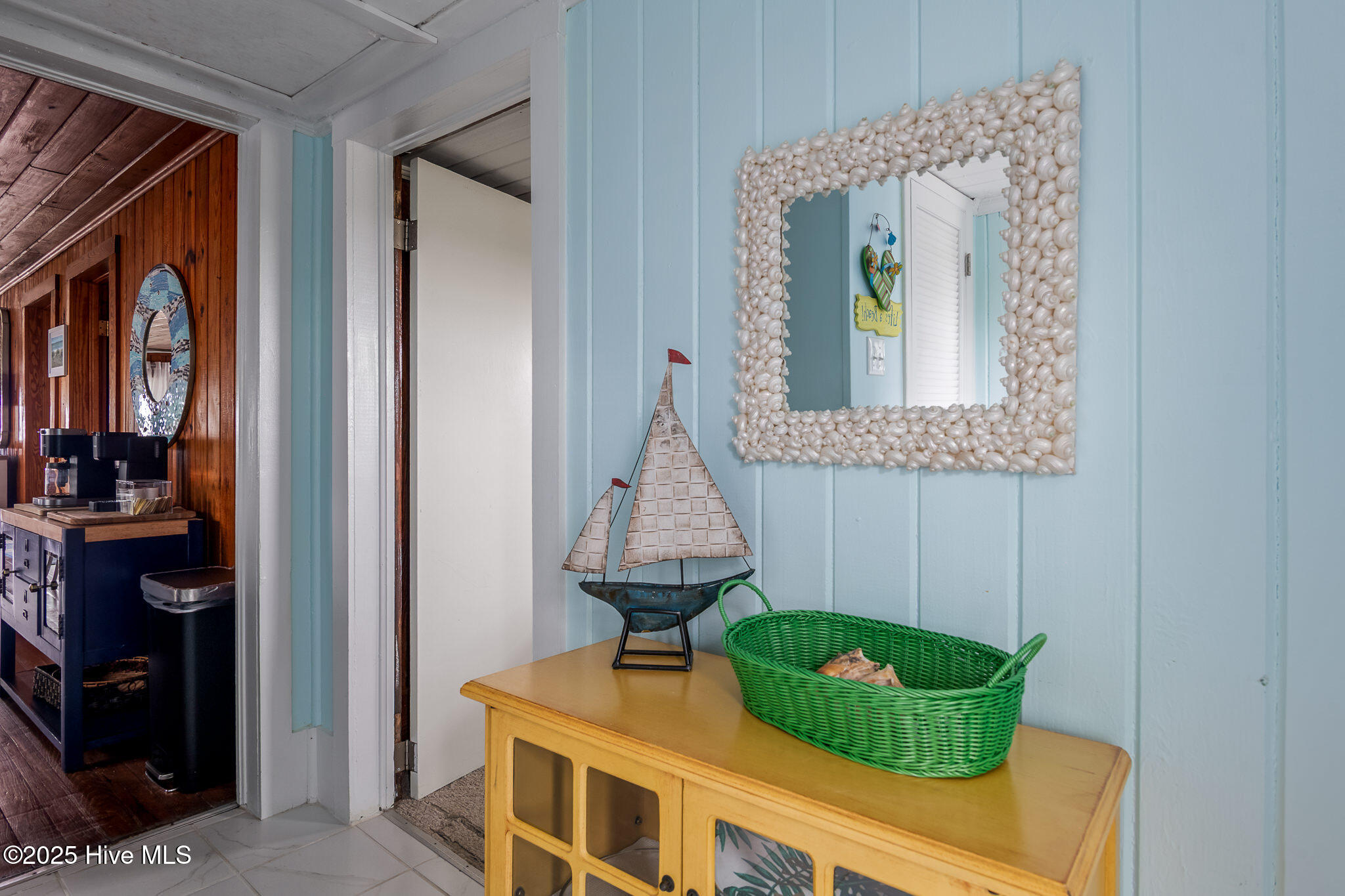 100521832 | Photo 36