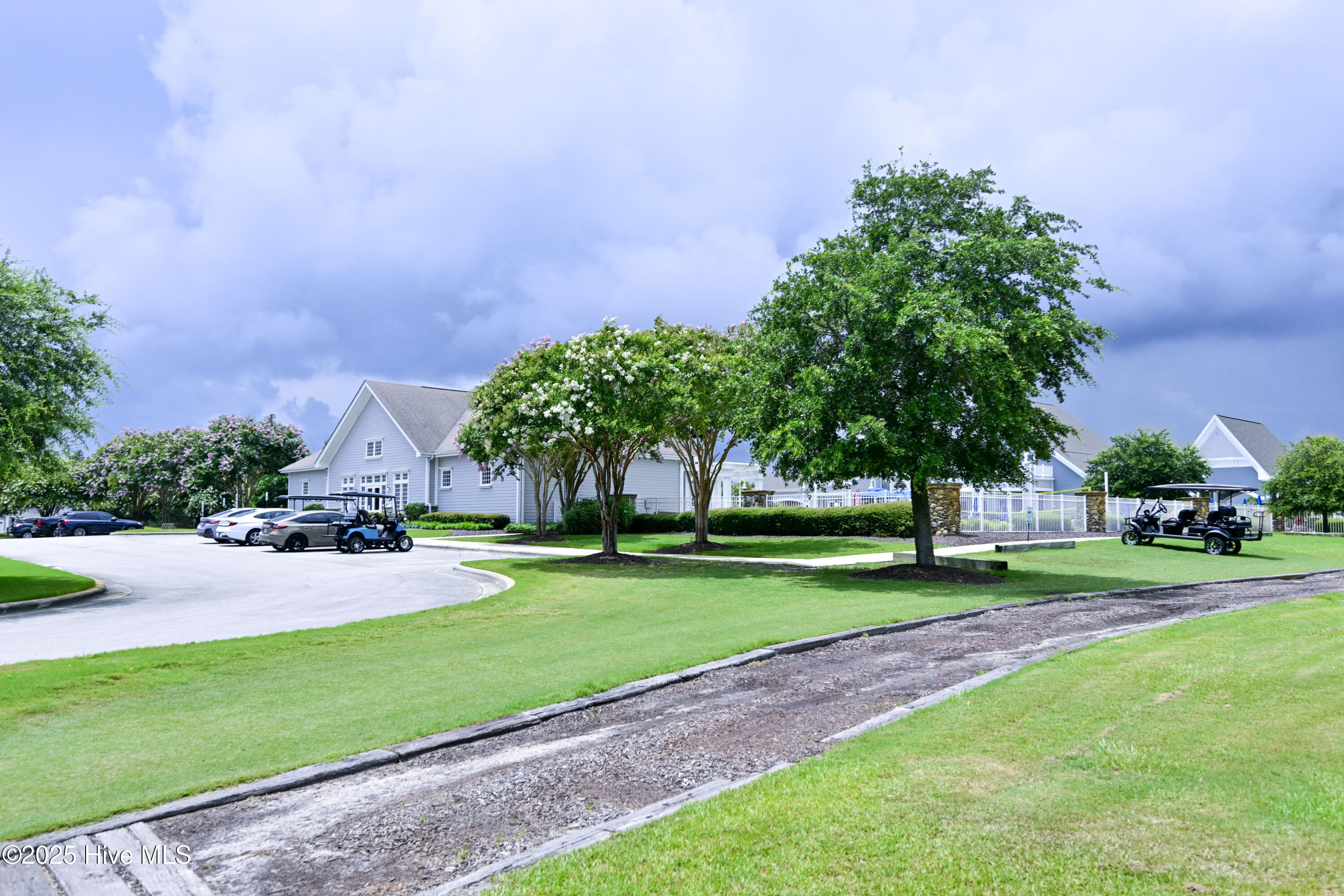 100523770 | Photo 86