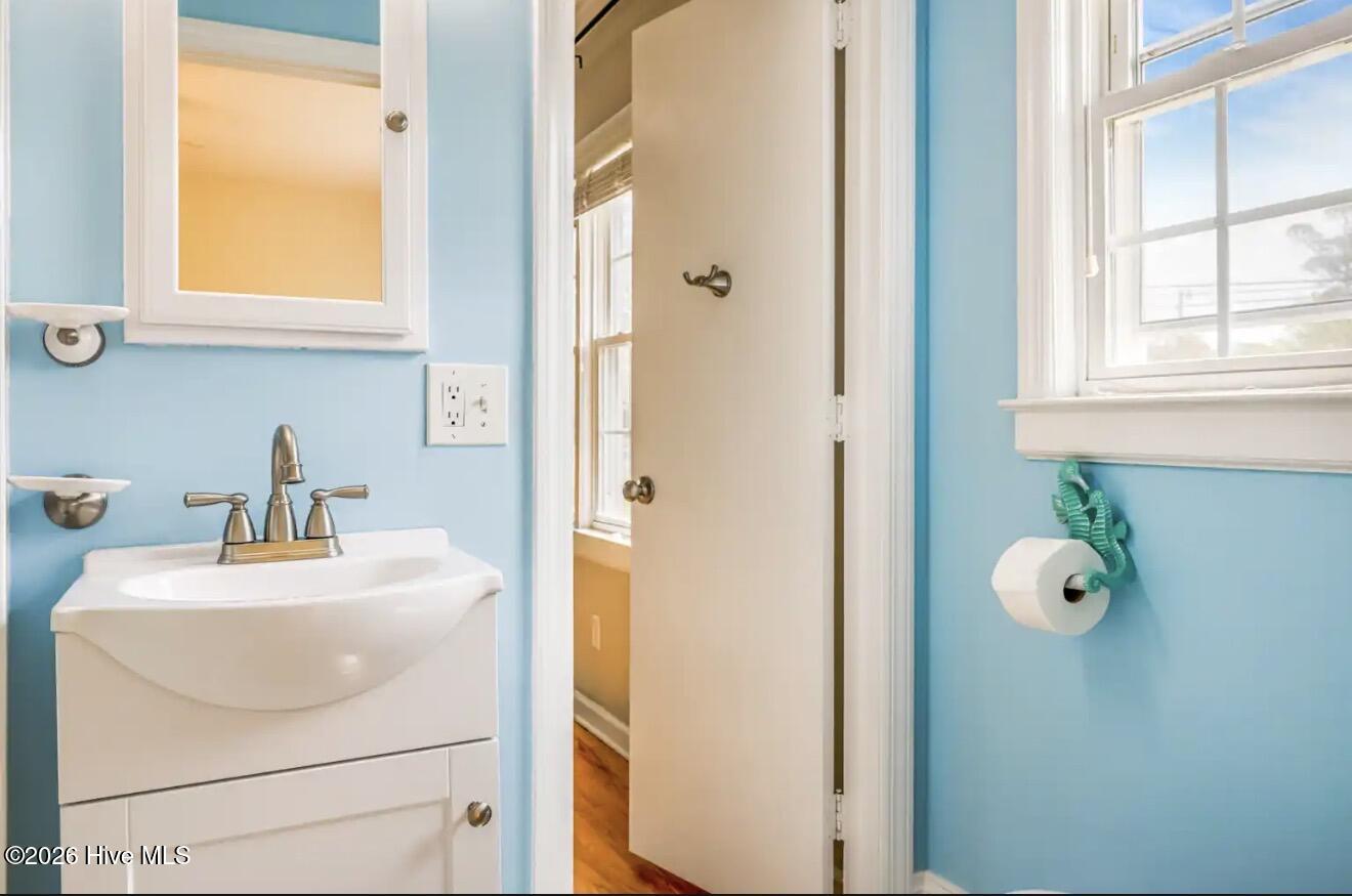 100564742 | Photo 26