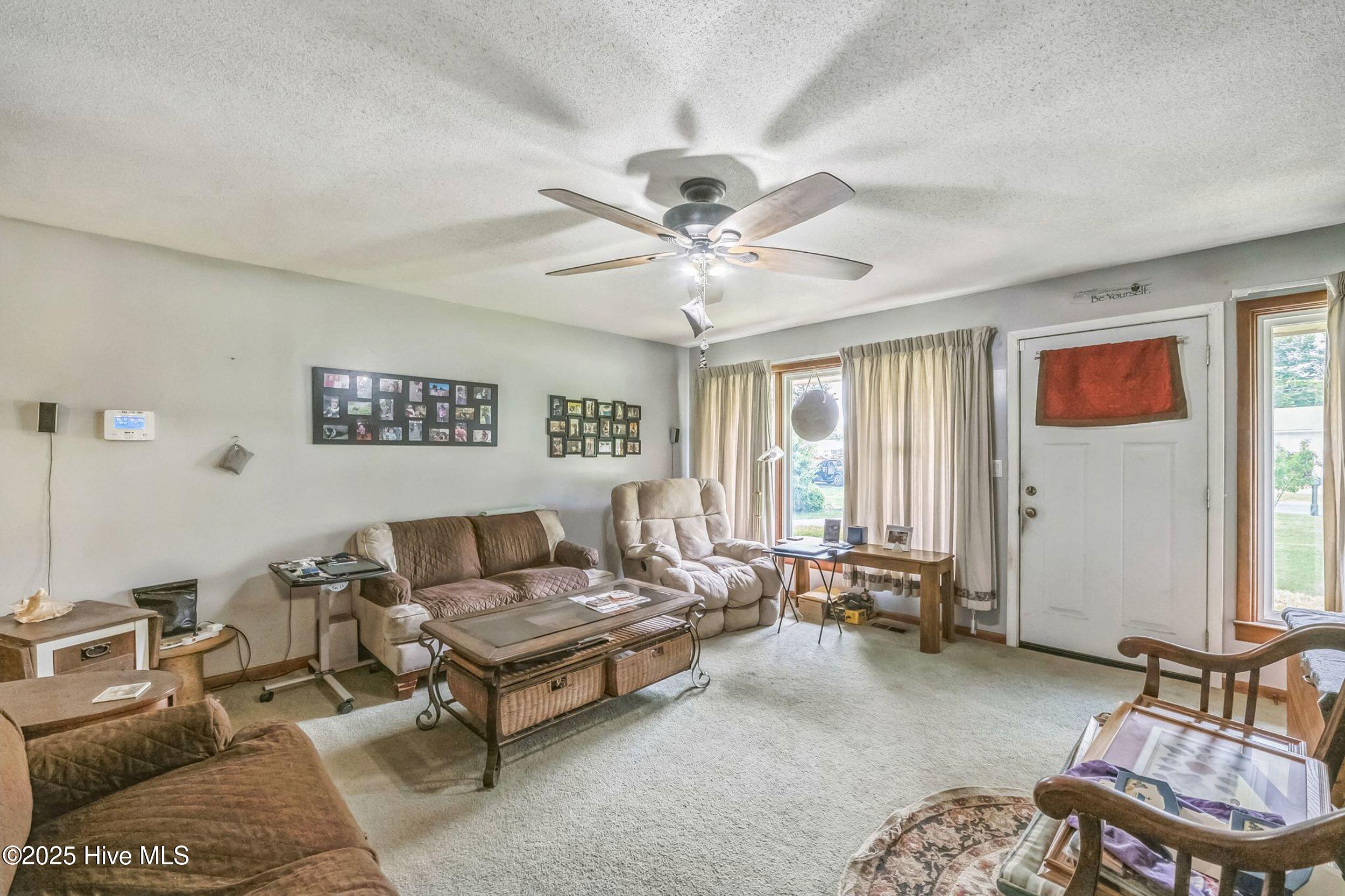 100507183 | Photo 38