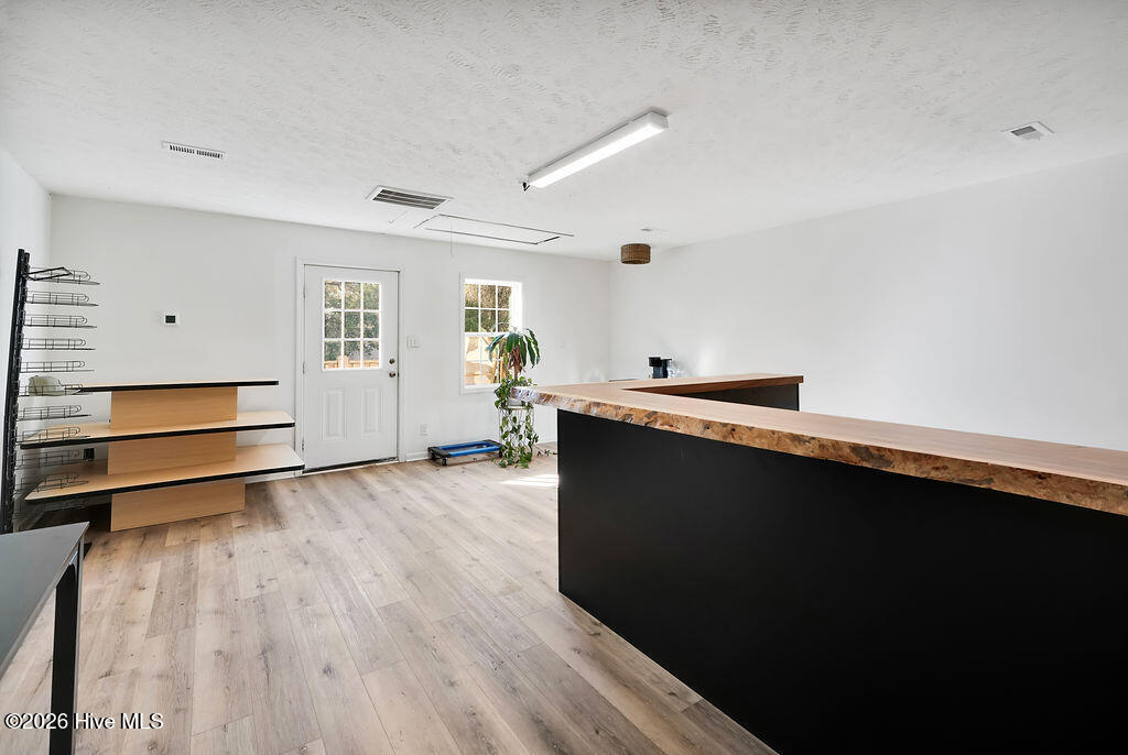 100553485 | Photo 23