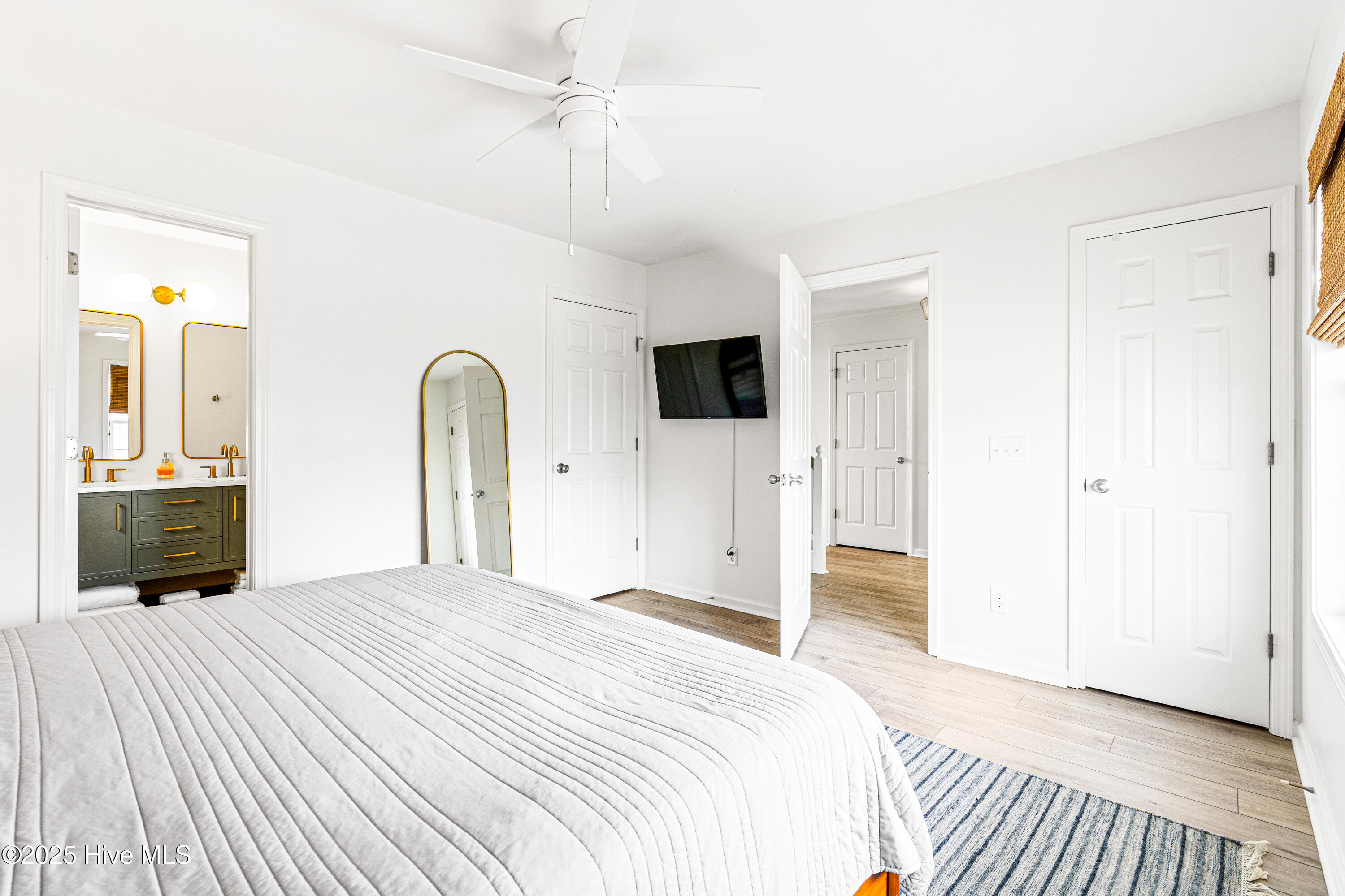 100510863 | Photo 21