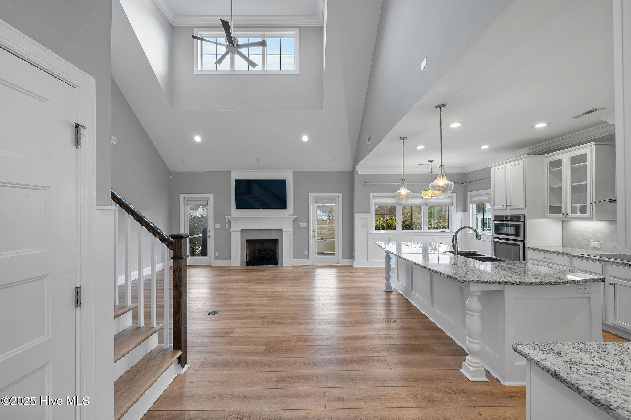 100564106 | Photo 12