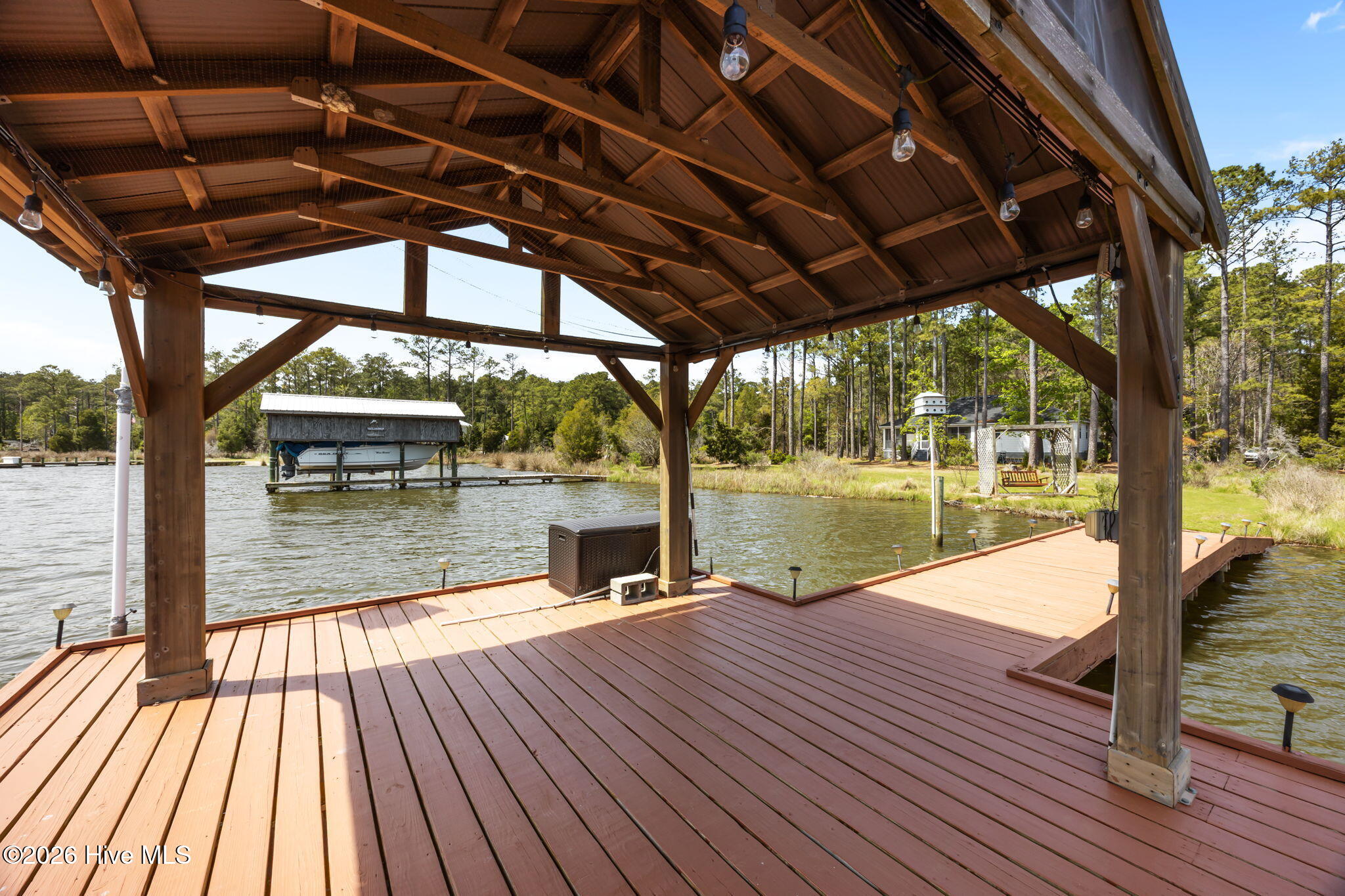 Pier Covered and with electricity