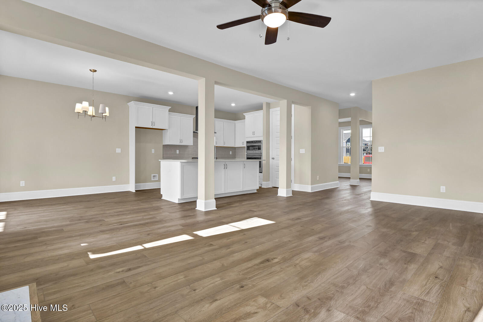 100527177 | Photo 10