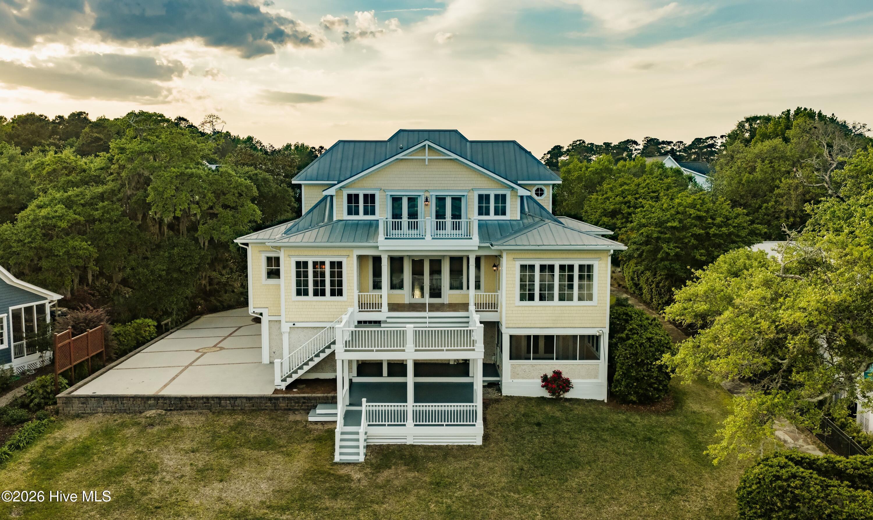 100569484 | Photo 83