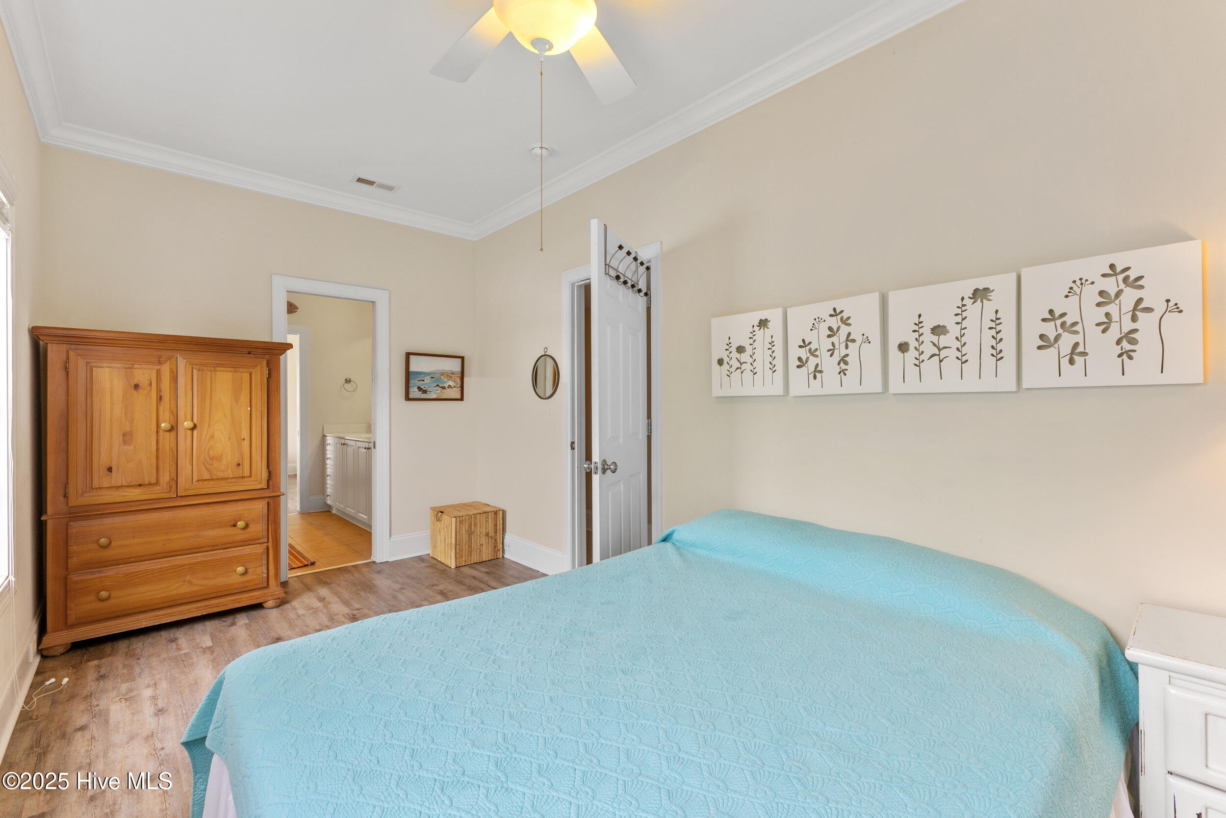 100506404 | Photo 37