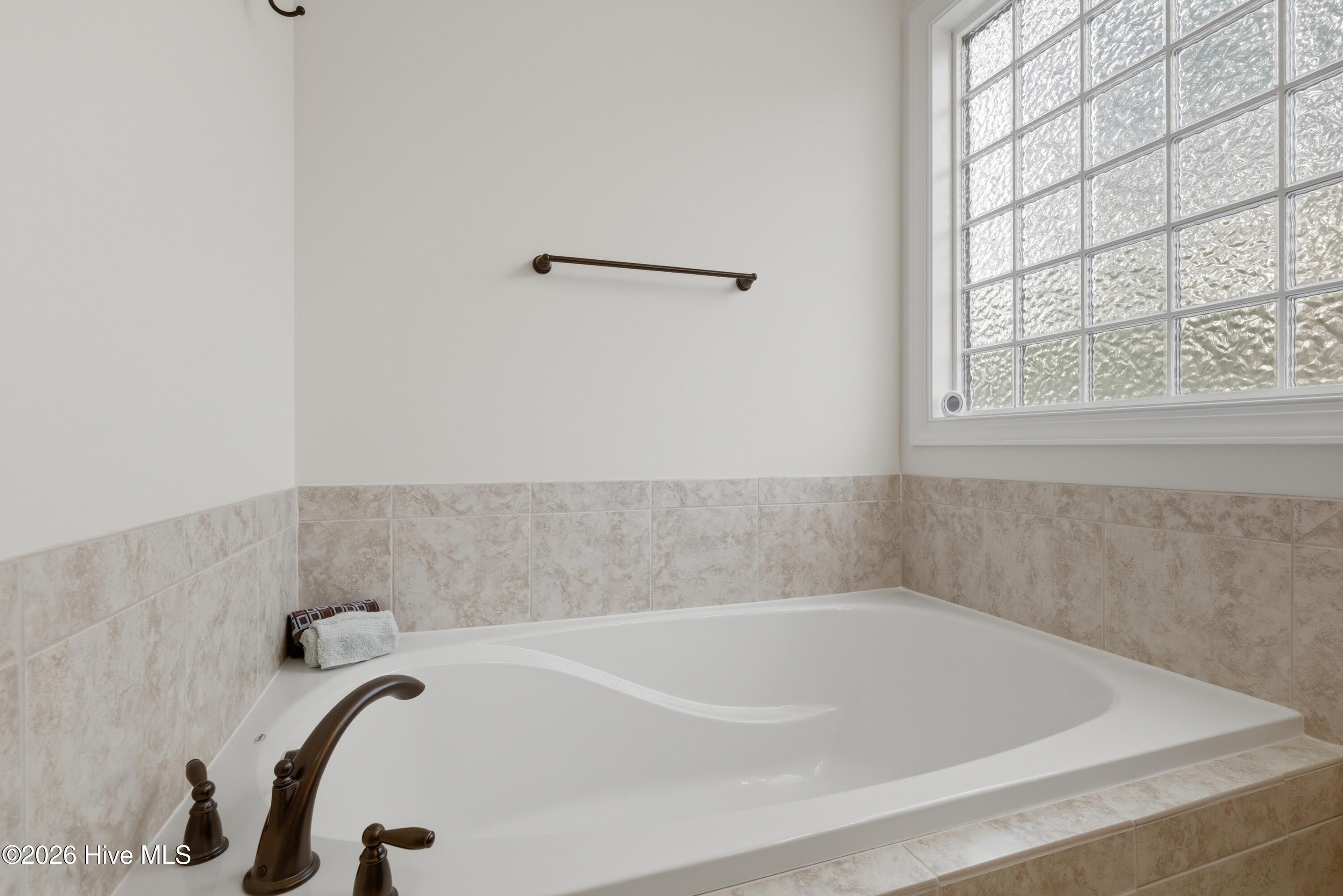 100565162 | Photo 42