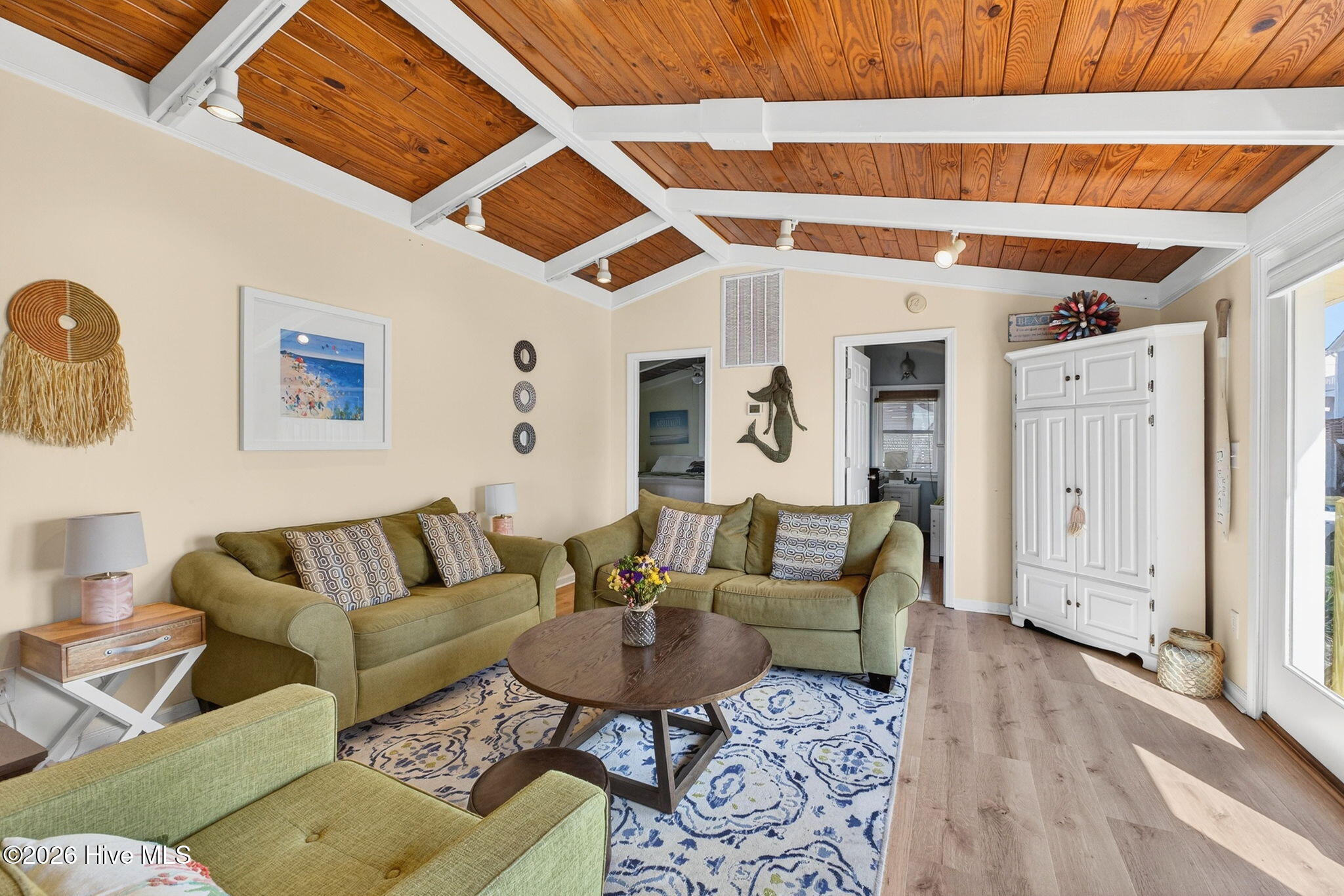 100559967 | Photo 13