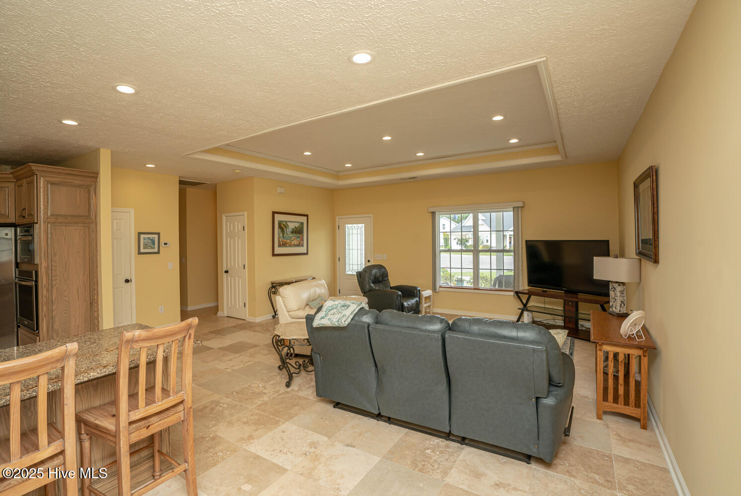 100530815 | Photo 11