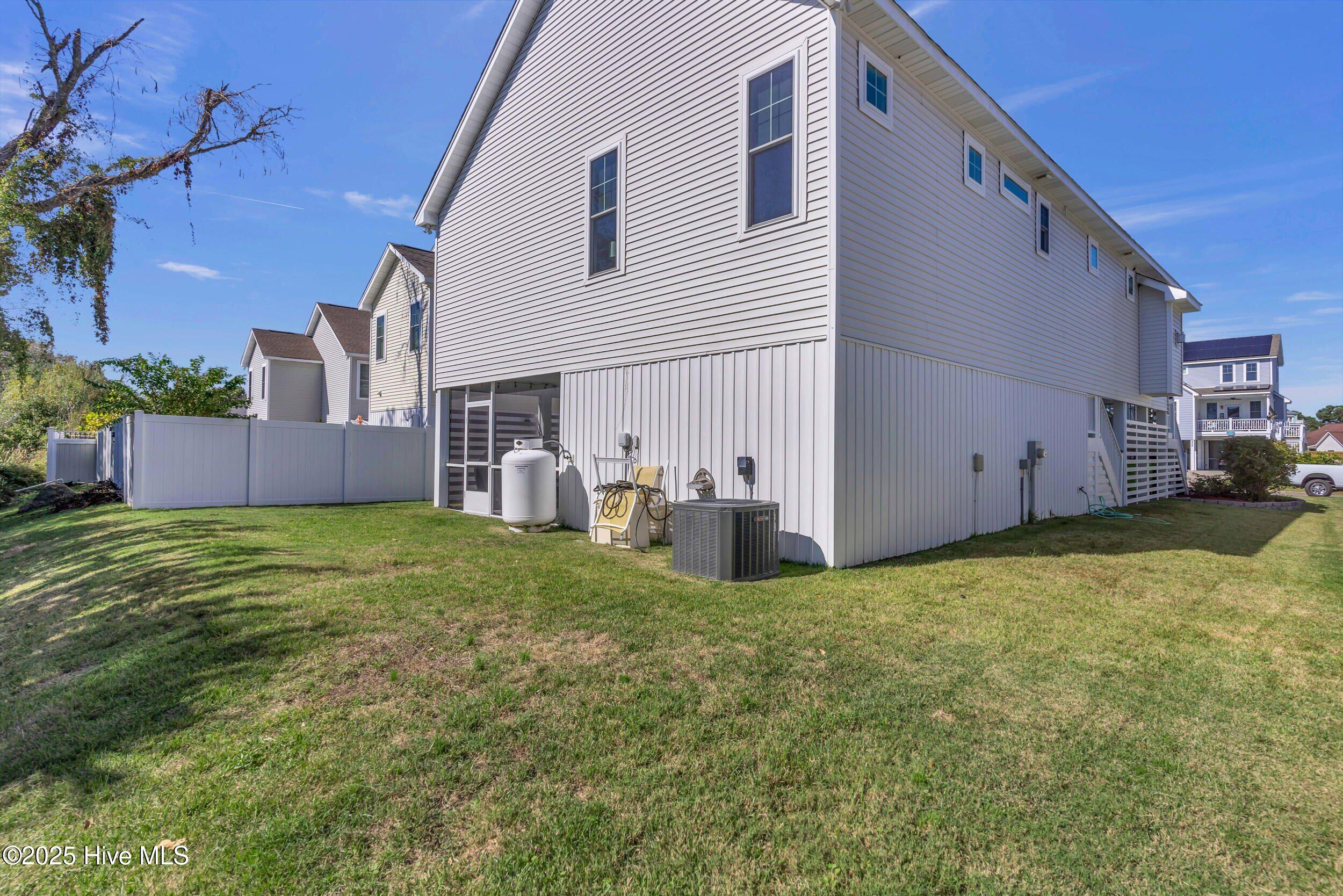 405 Ivy Lane, Carolina Beach, NC, 28428