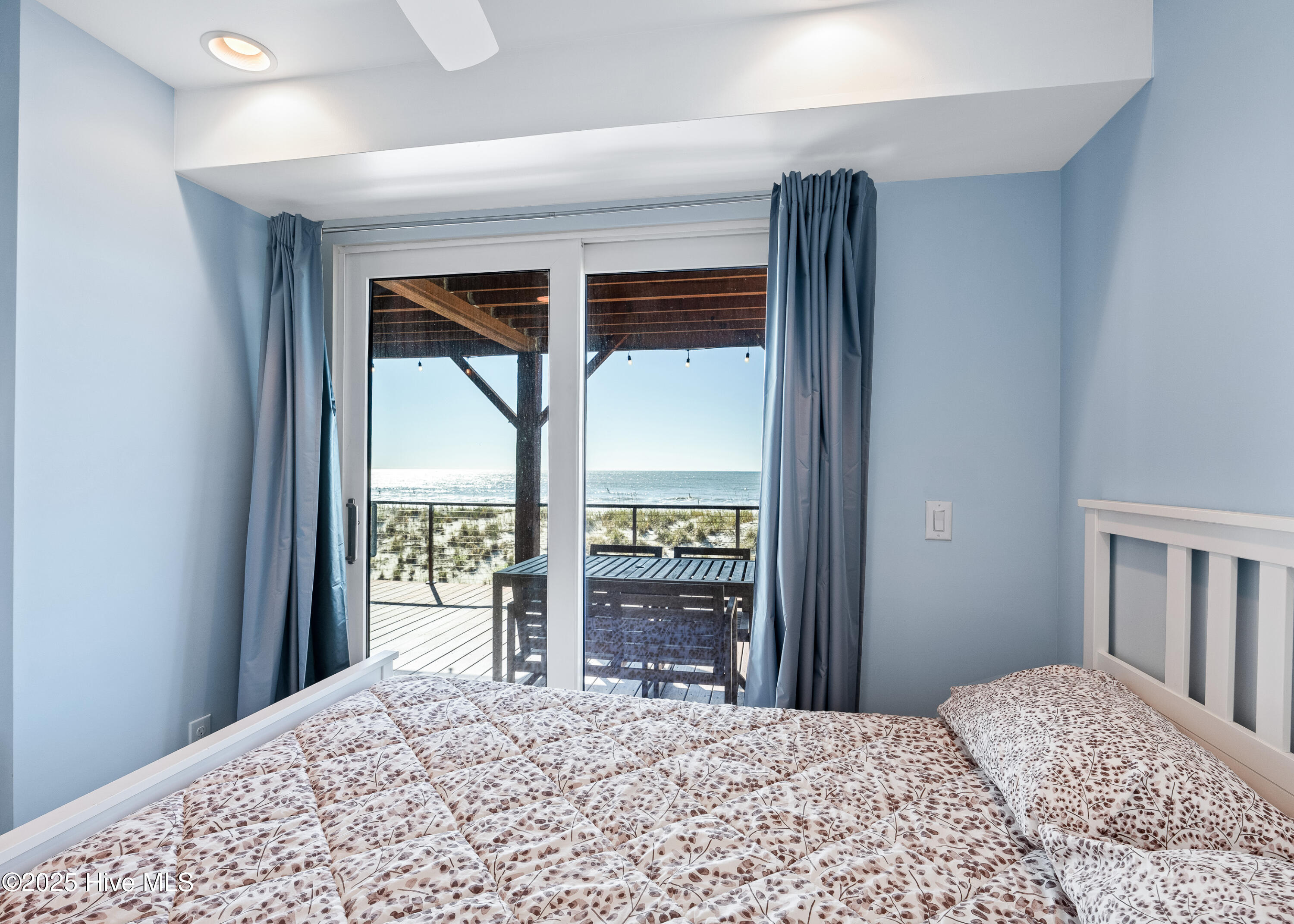 100539588 | Photo 22