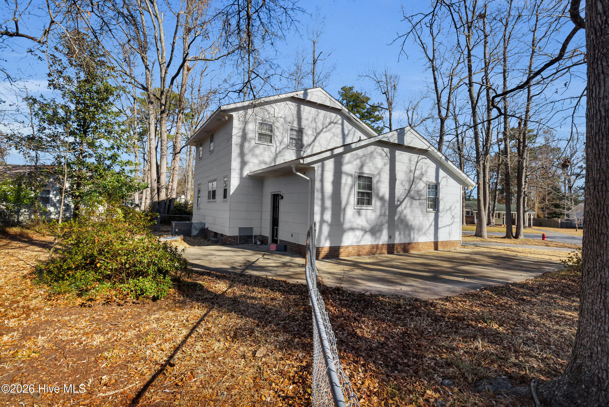 100547330 | Photo 34