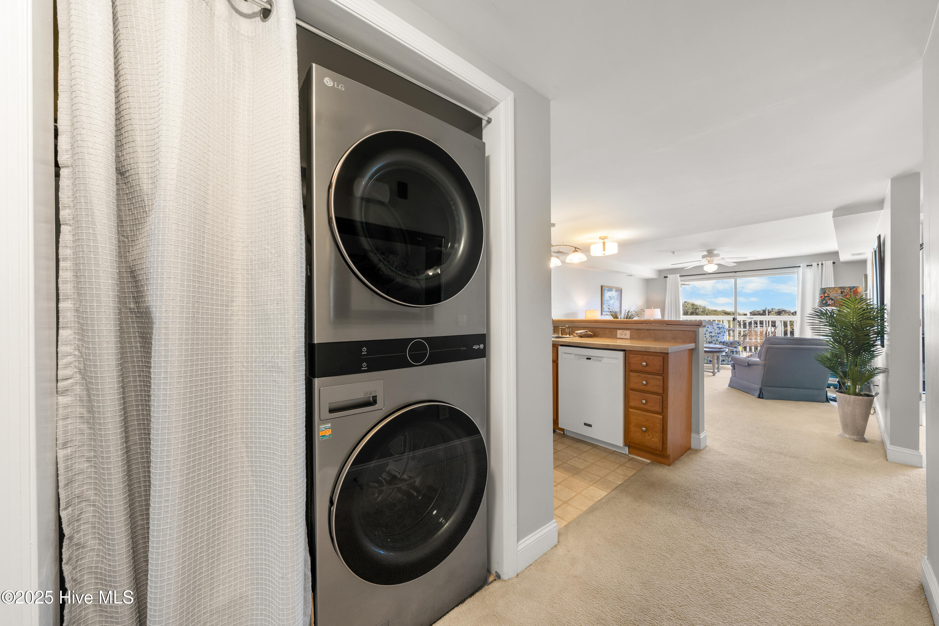 100562977 | Photo 20