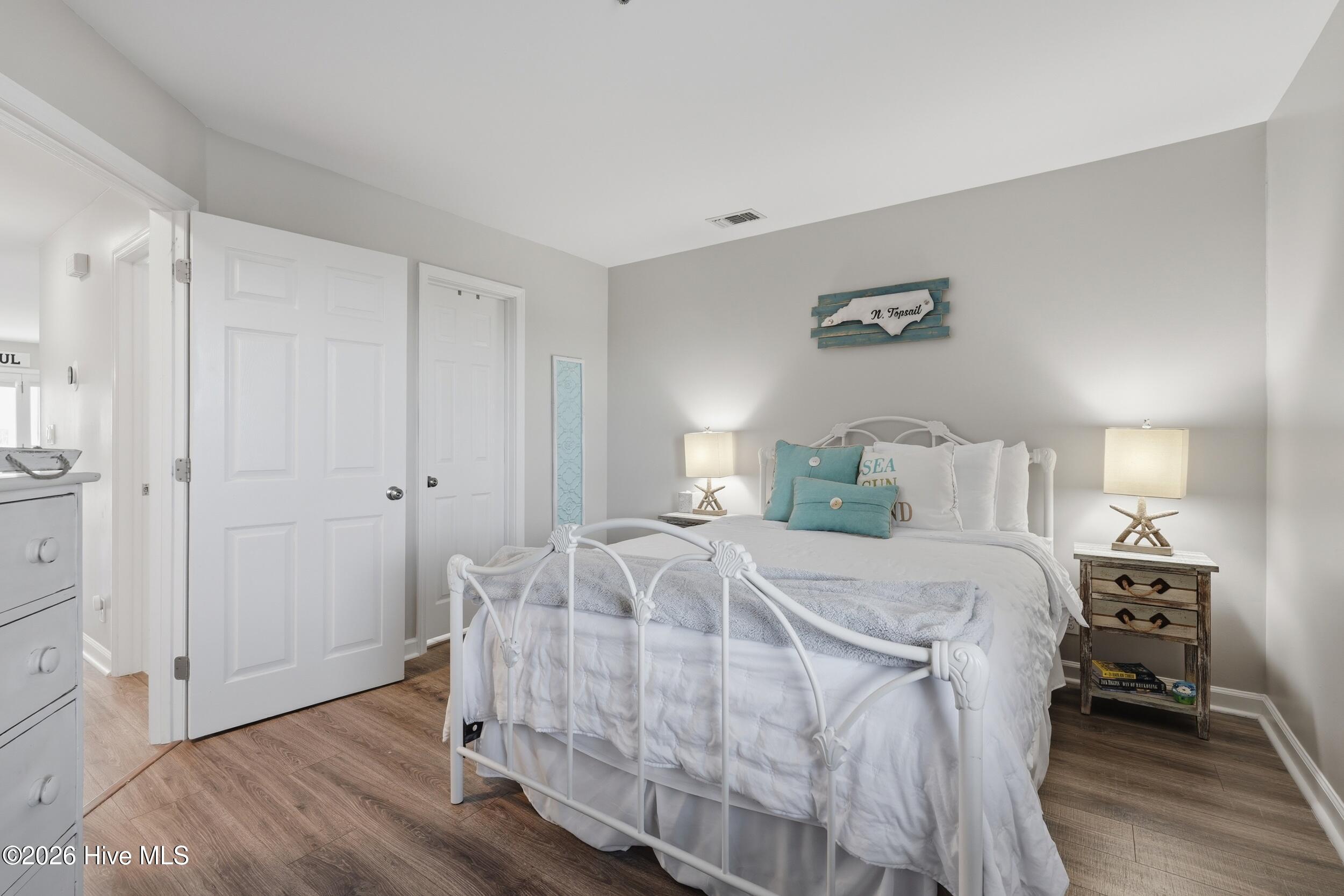 100560519 | Photo 14