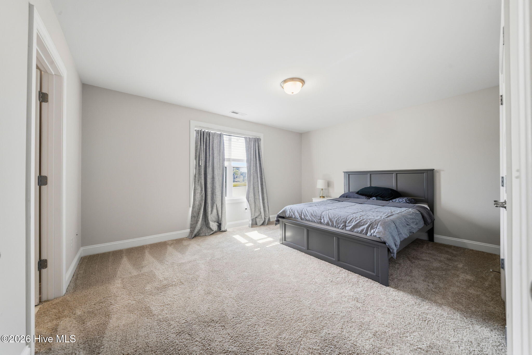 100567561 | Photo 45