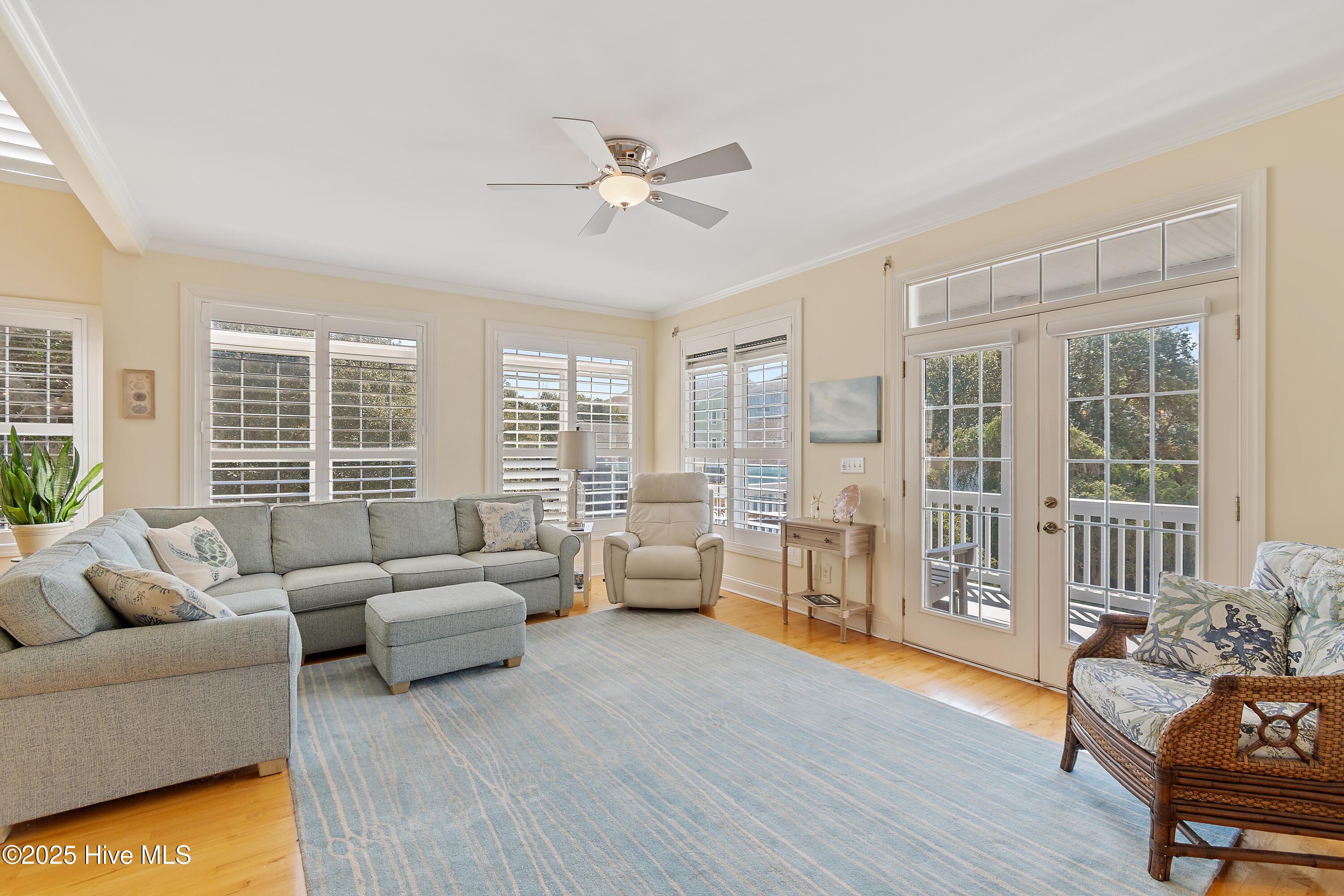 100533940 | Photo 12