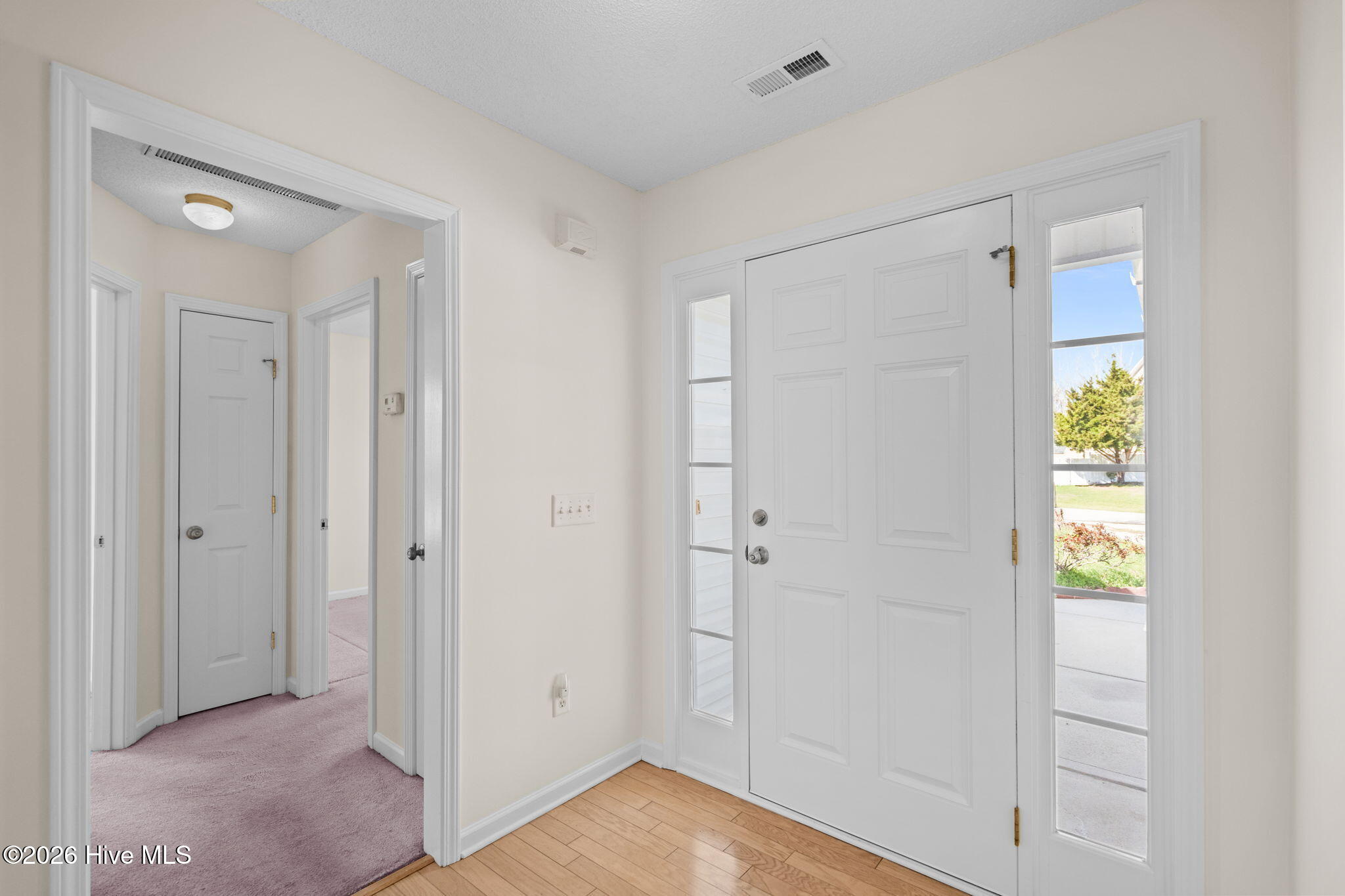 100560946 | Photo 13