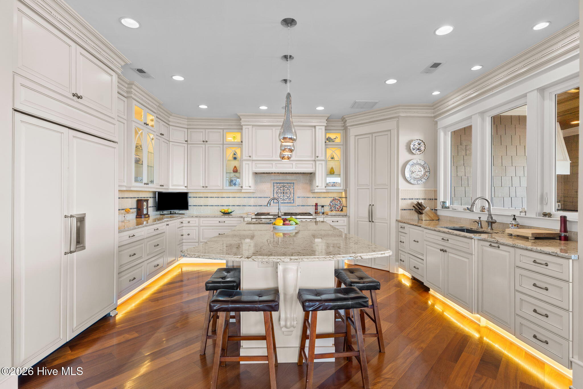 100554777 | Photo 20