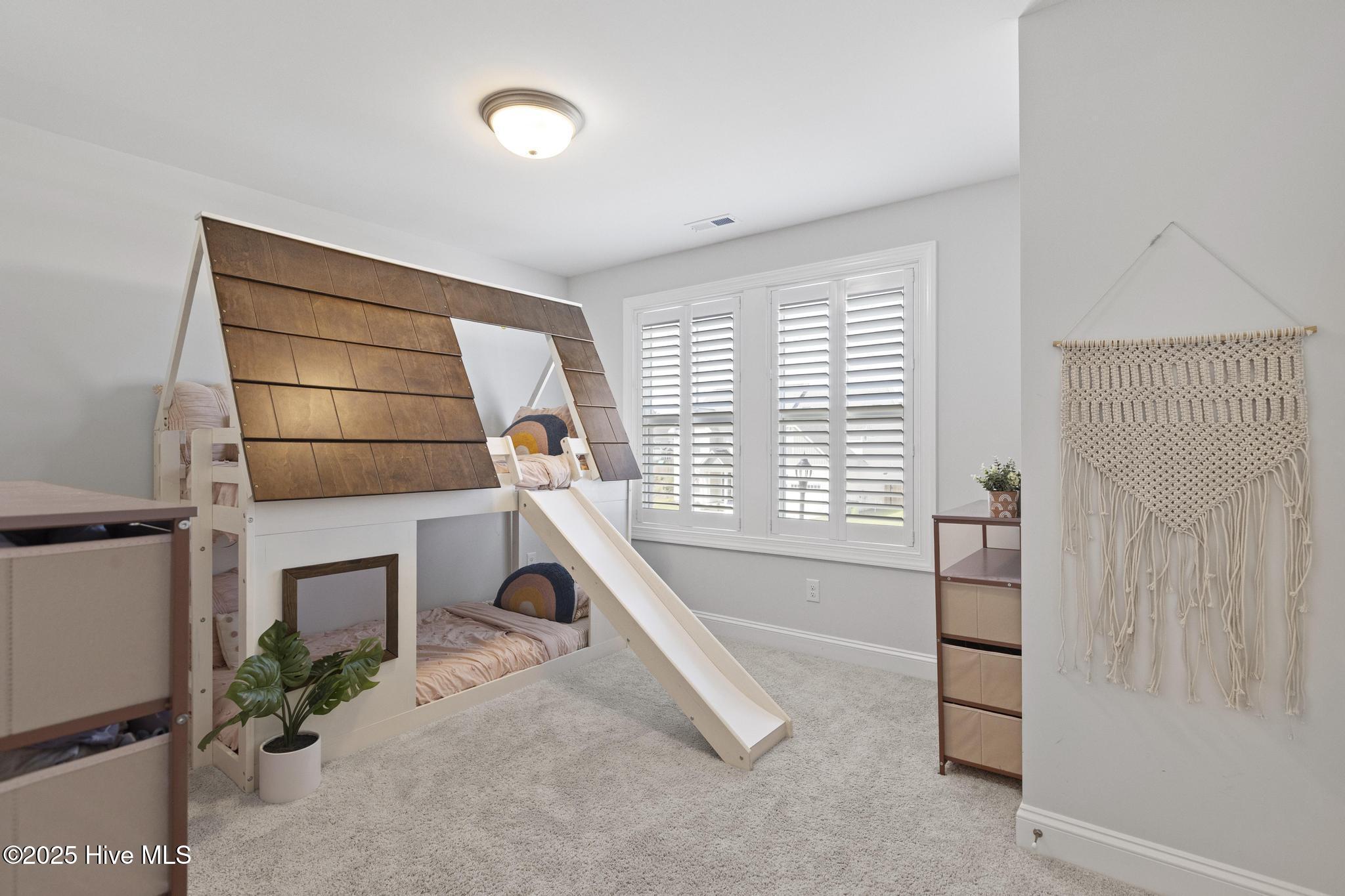 100516290 | Photo 26