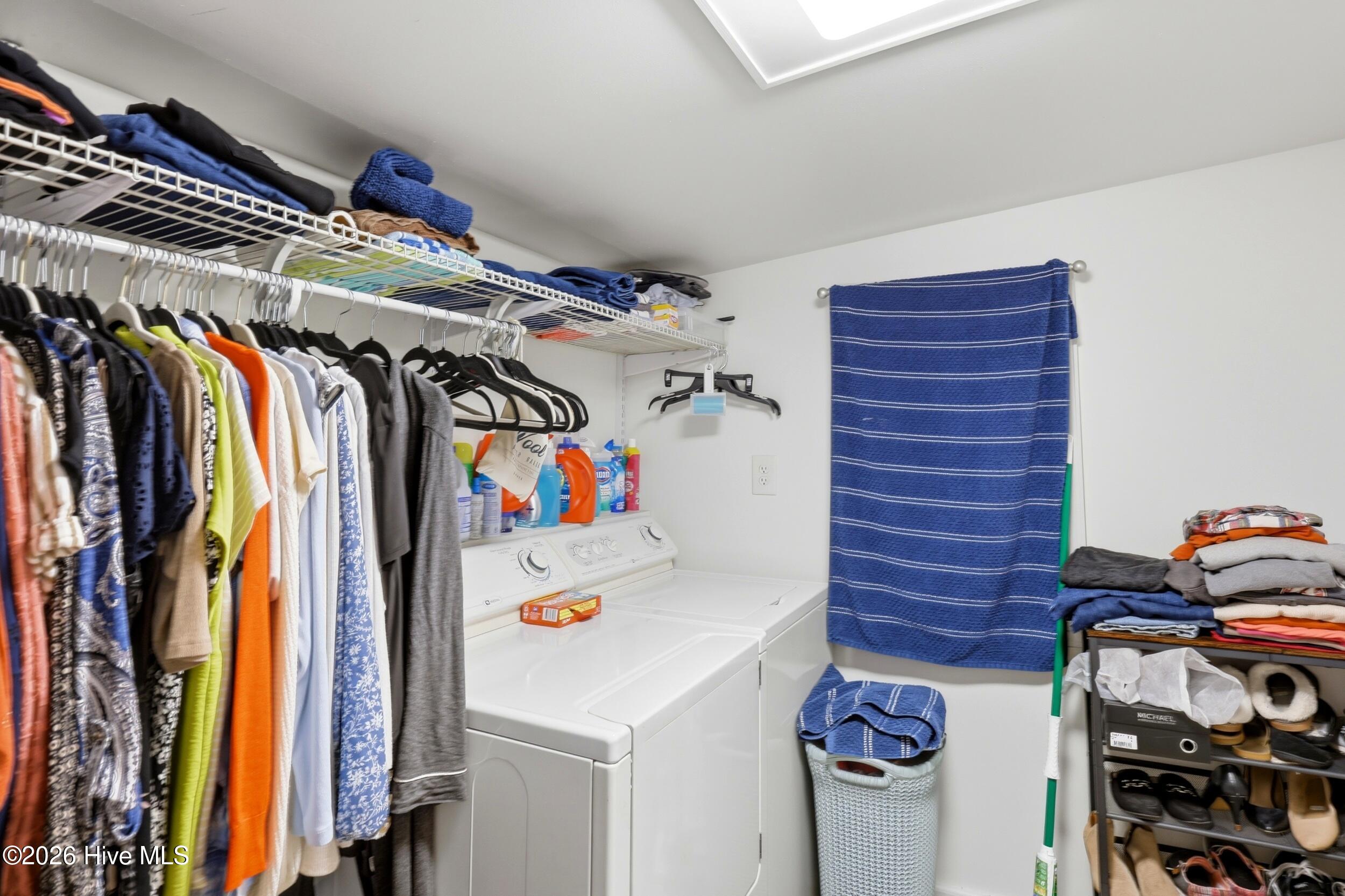 100561311 | Photo 69