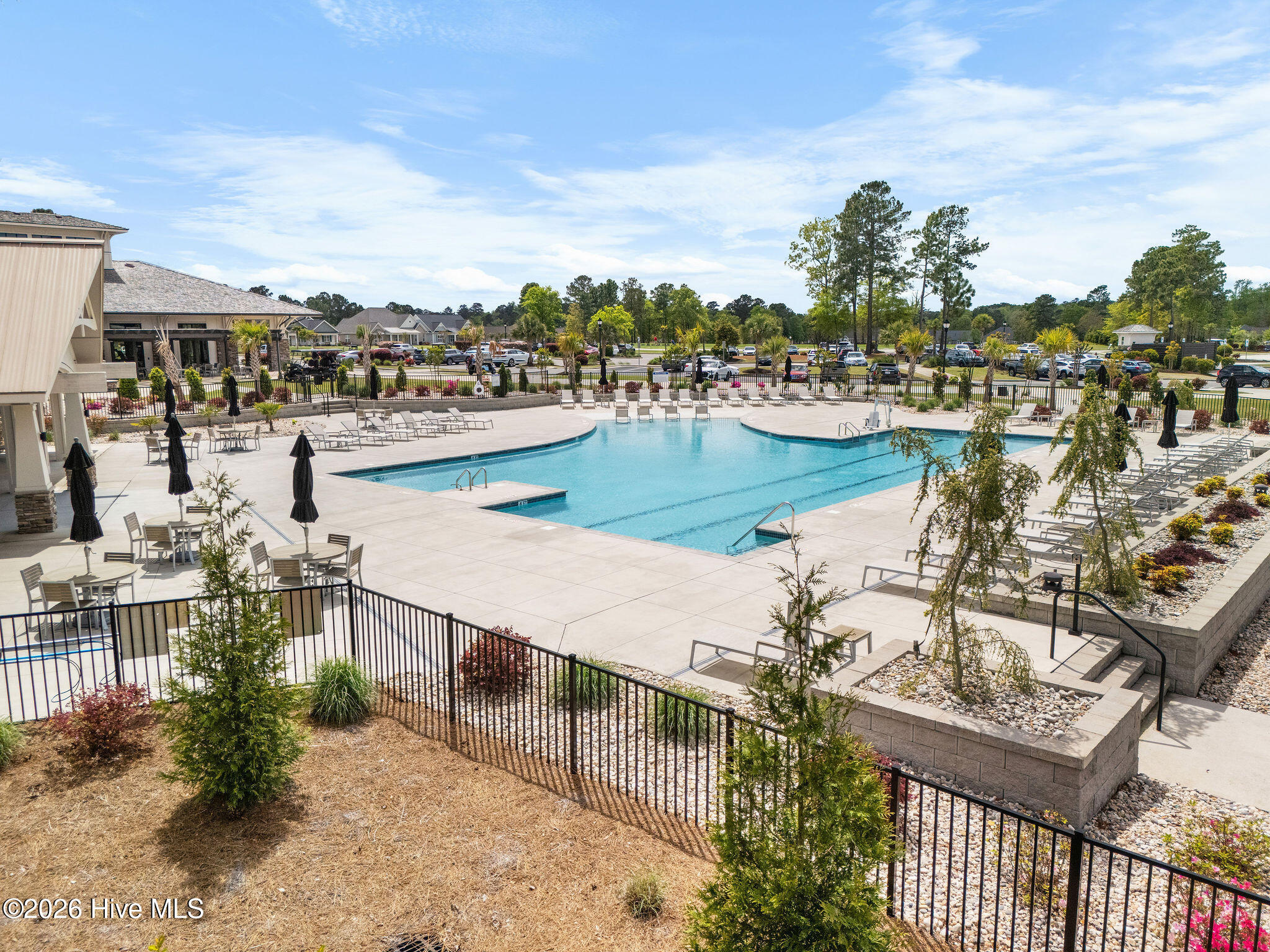 100565690 | Photo 76