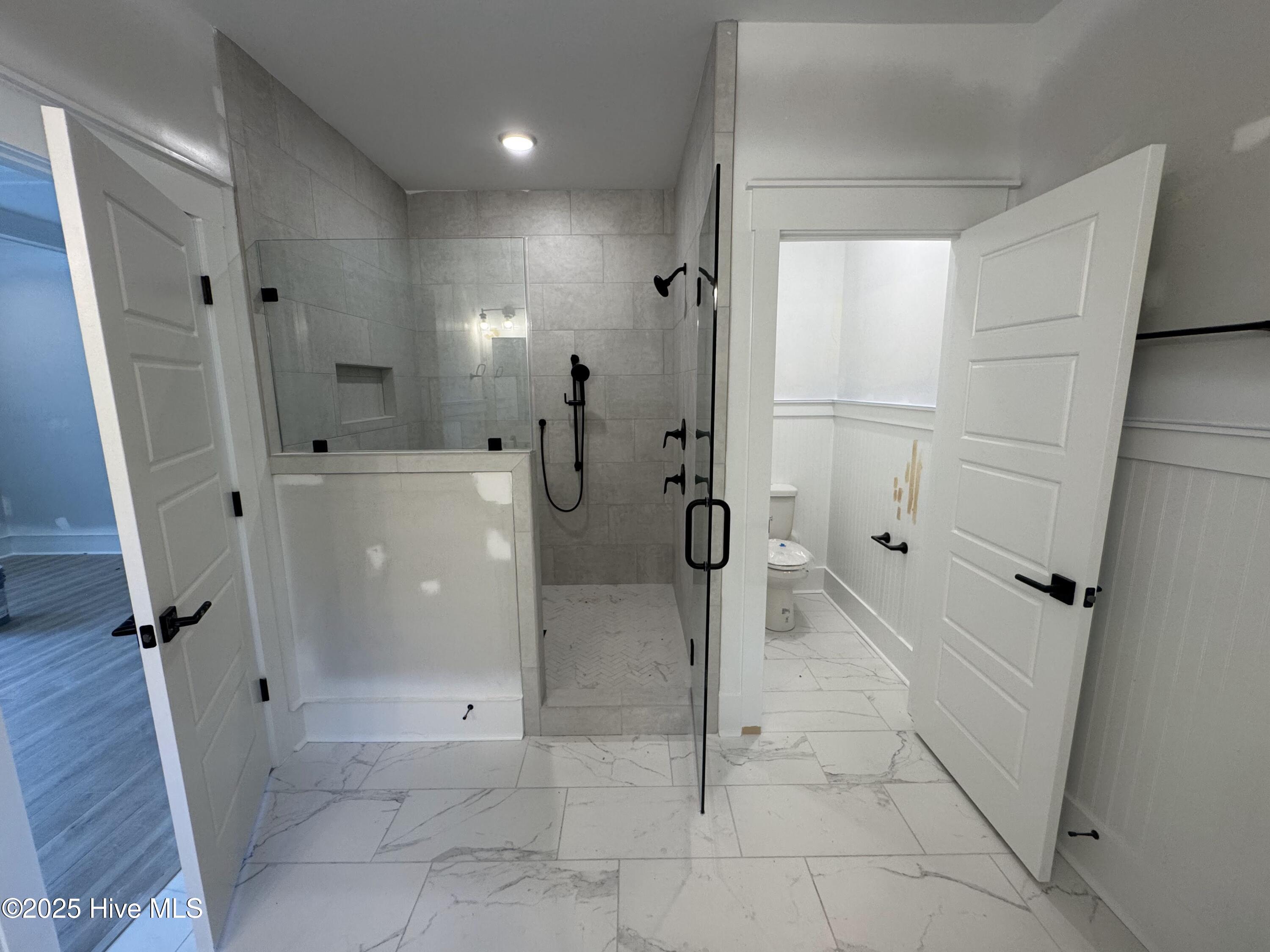 8136 Saltcedar Drive, Wilmington, NC 28411 – photo 13: Owners Bath