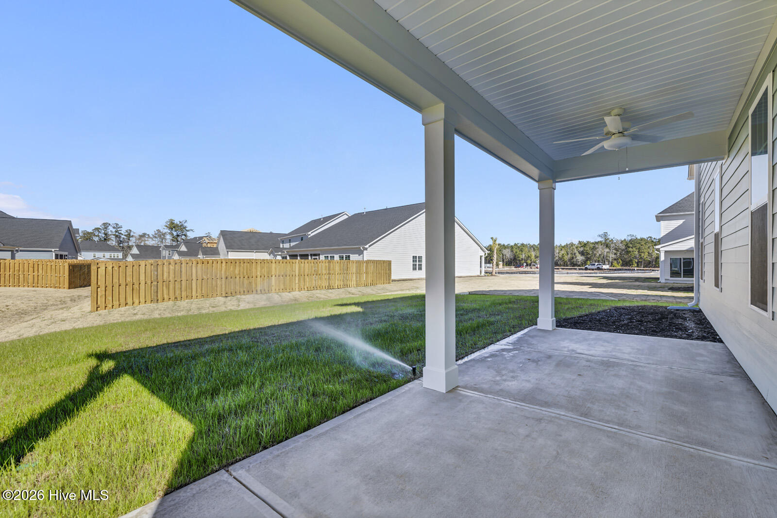 100561900 | Photo 32