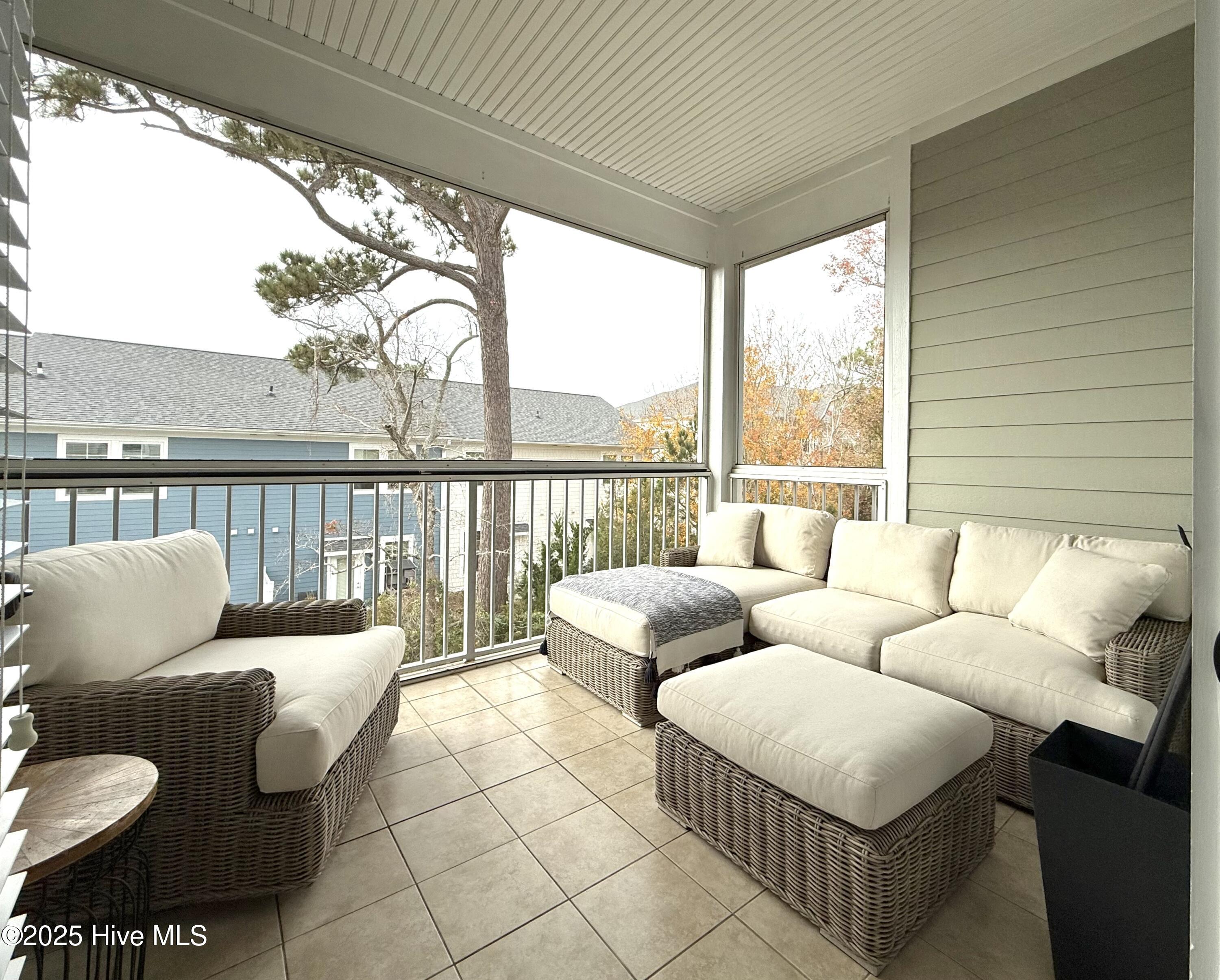 100542840 | Photo 31