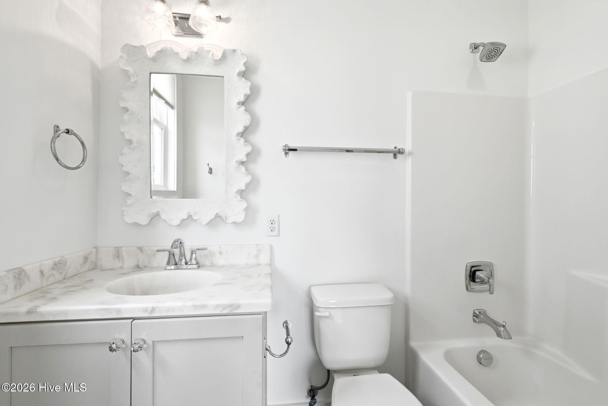 100564360 | Photo 34