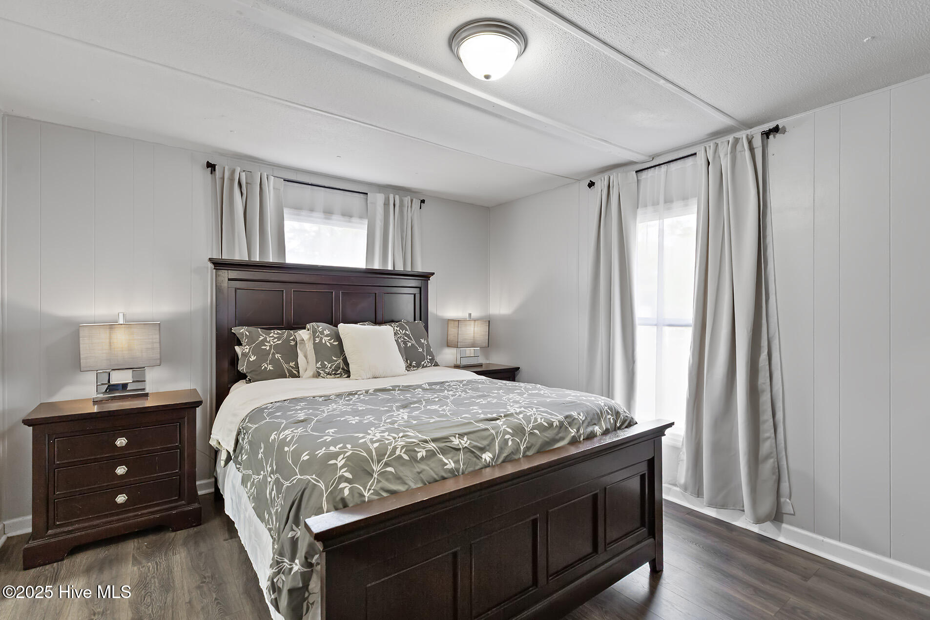 100544920 | Photo 23