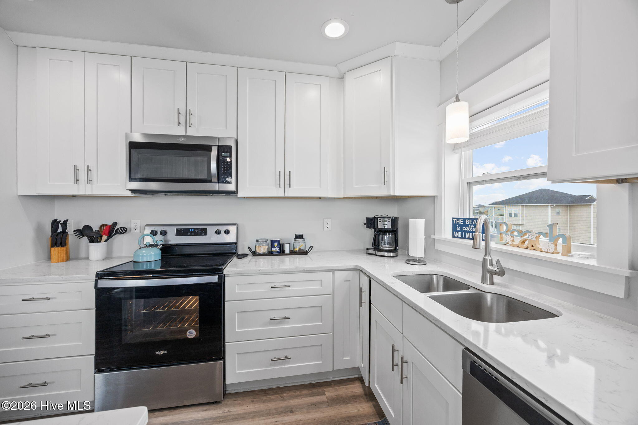 100557334 | Photo 15