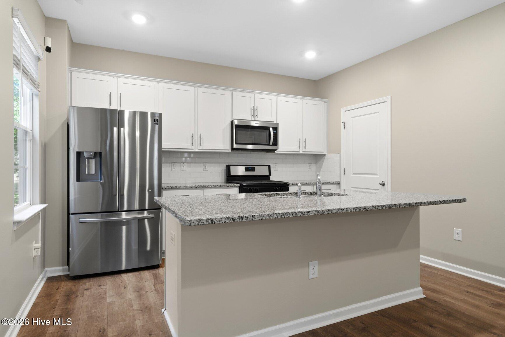 Eat-In Kitchen