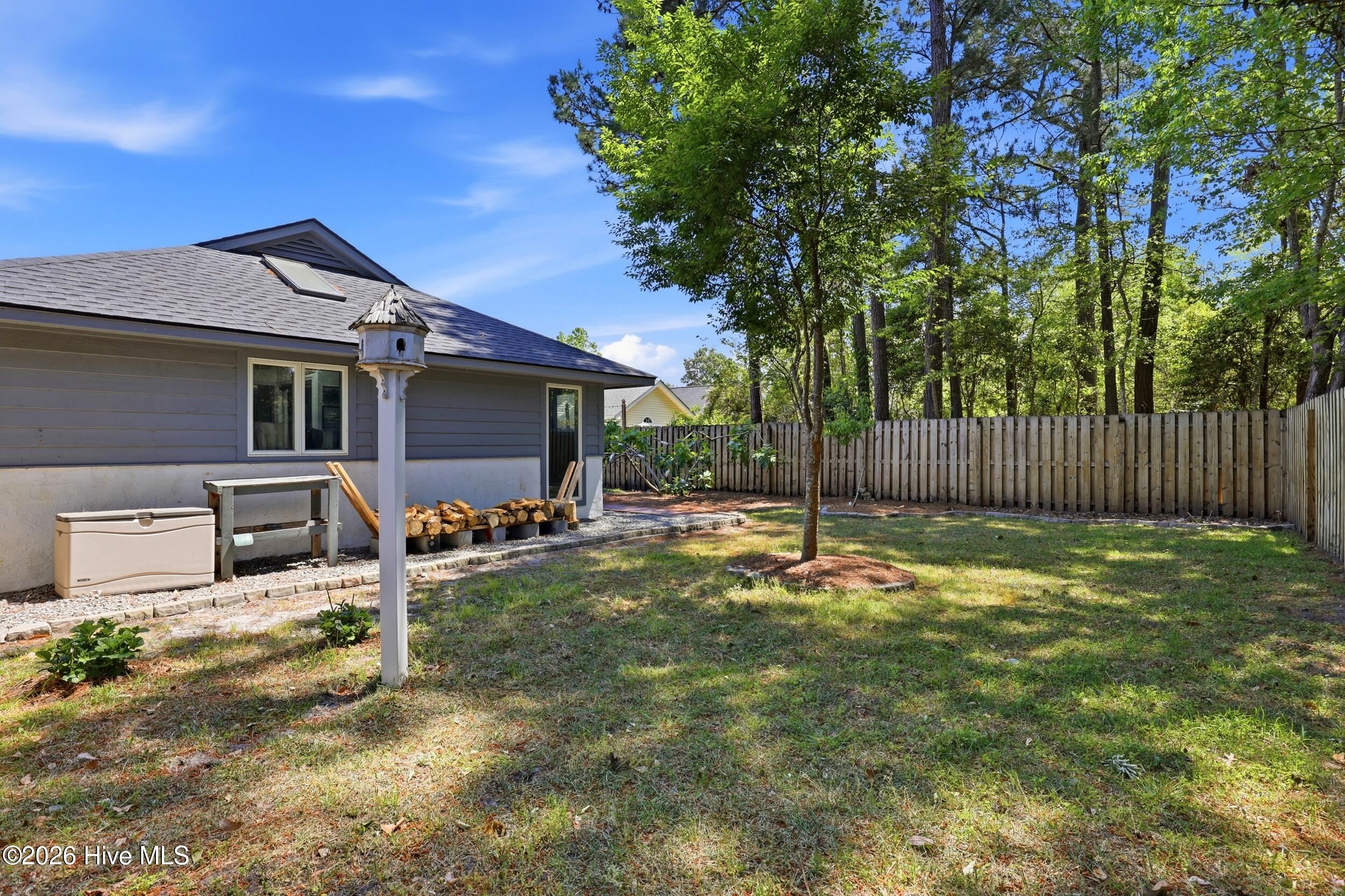 100569802 | Photo 37