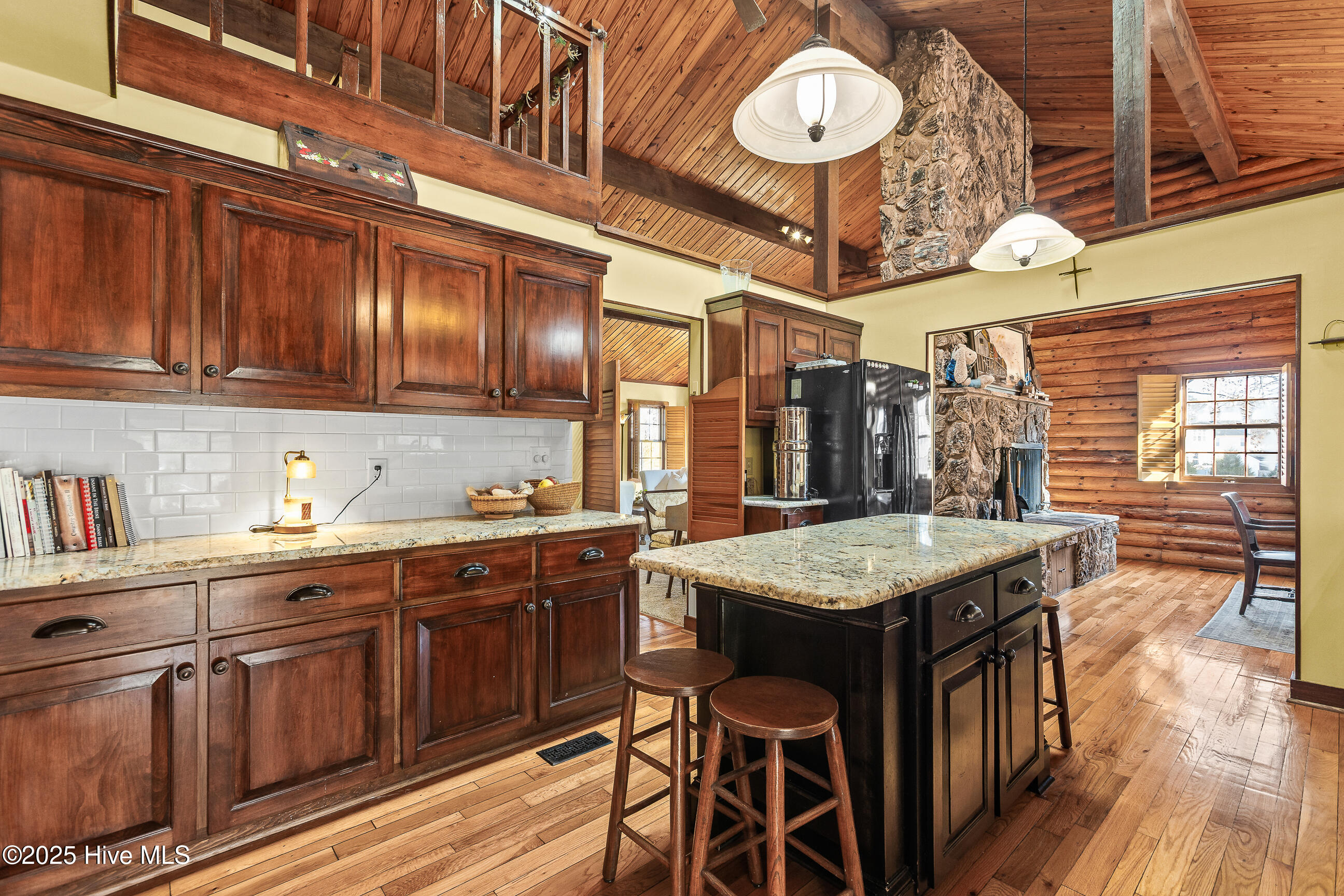 100544846 | Photo 10