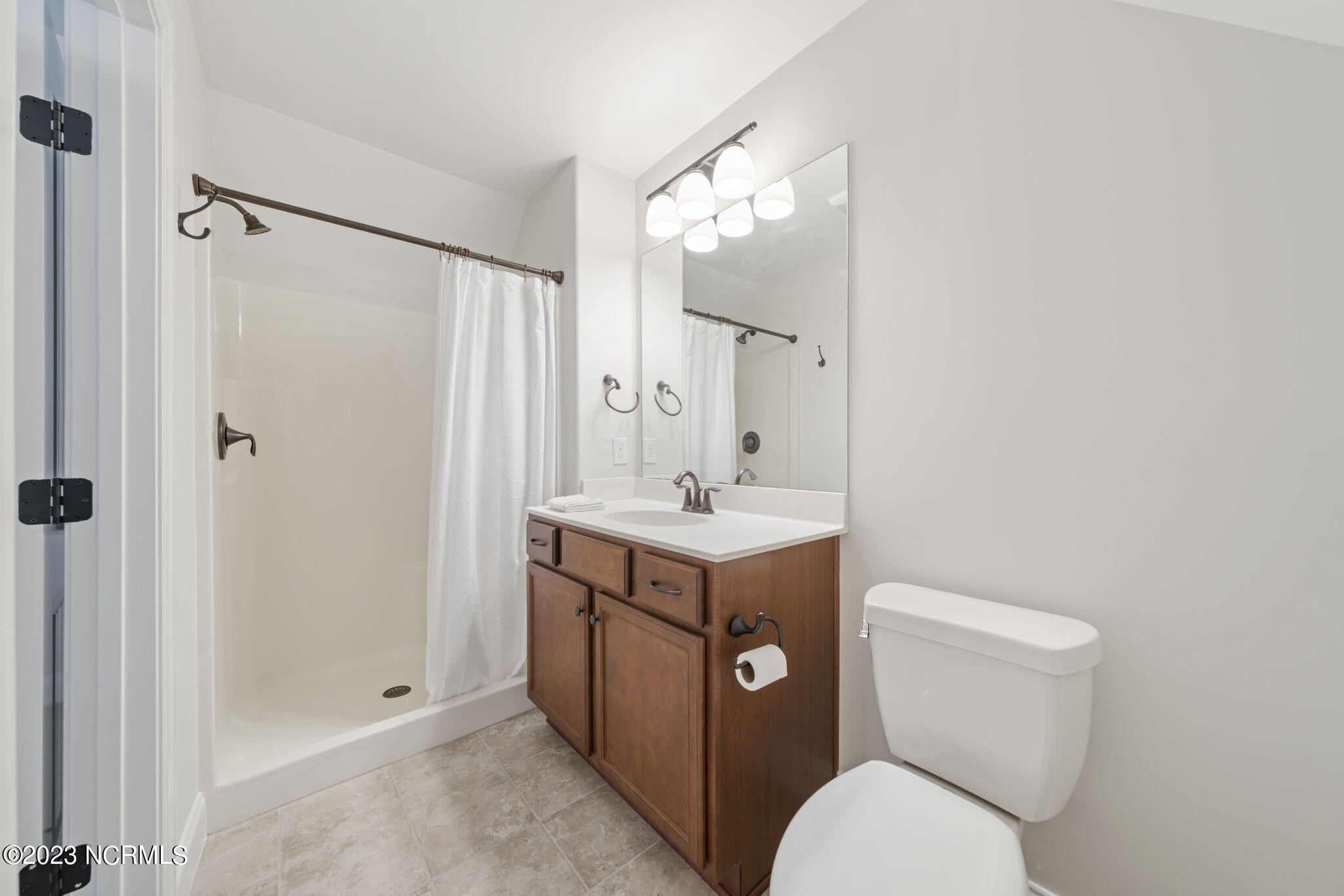 100553667 | Photo 42